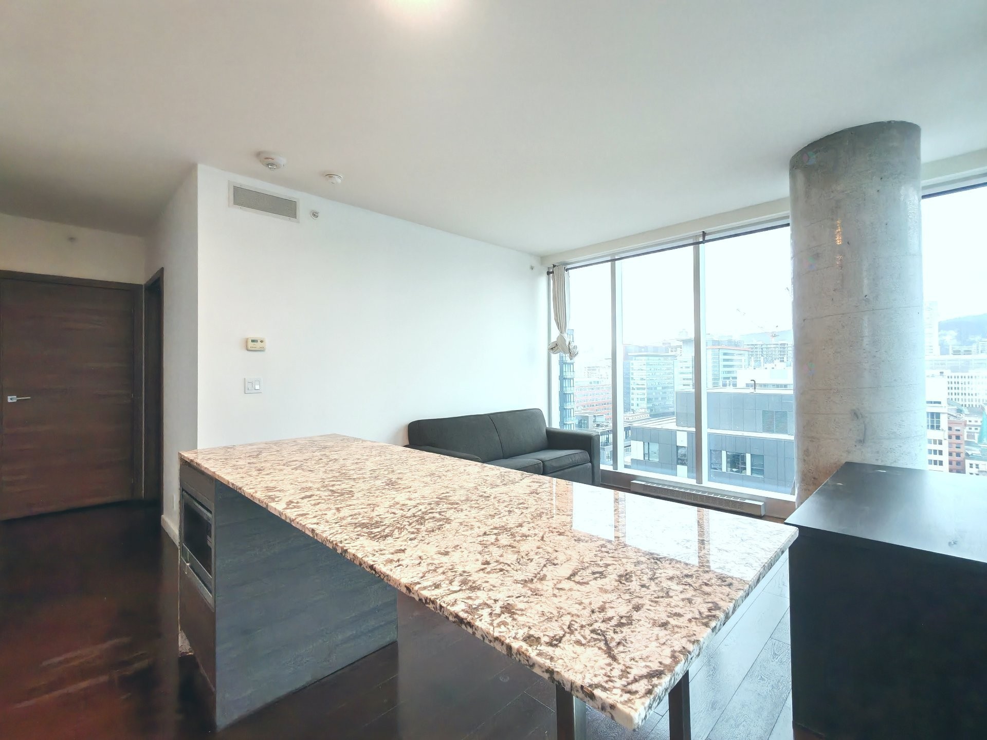 









1450


Boul. René-Lévesque O.

, 2006,
Montréal (Ville-Marie),




QC
H3G0E1

