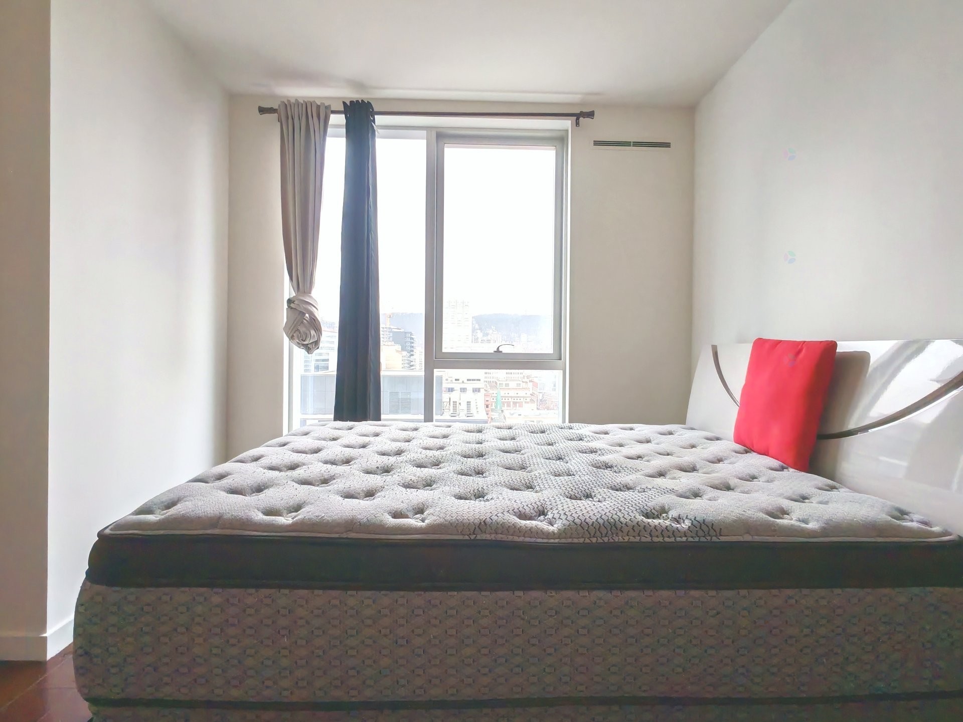 









1450


Boul. René-Lévesque O.

, 2006,
Montréal (Ville-Marie),




QC
H3G0E1

