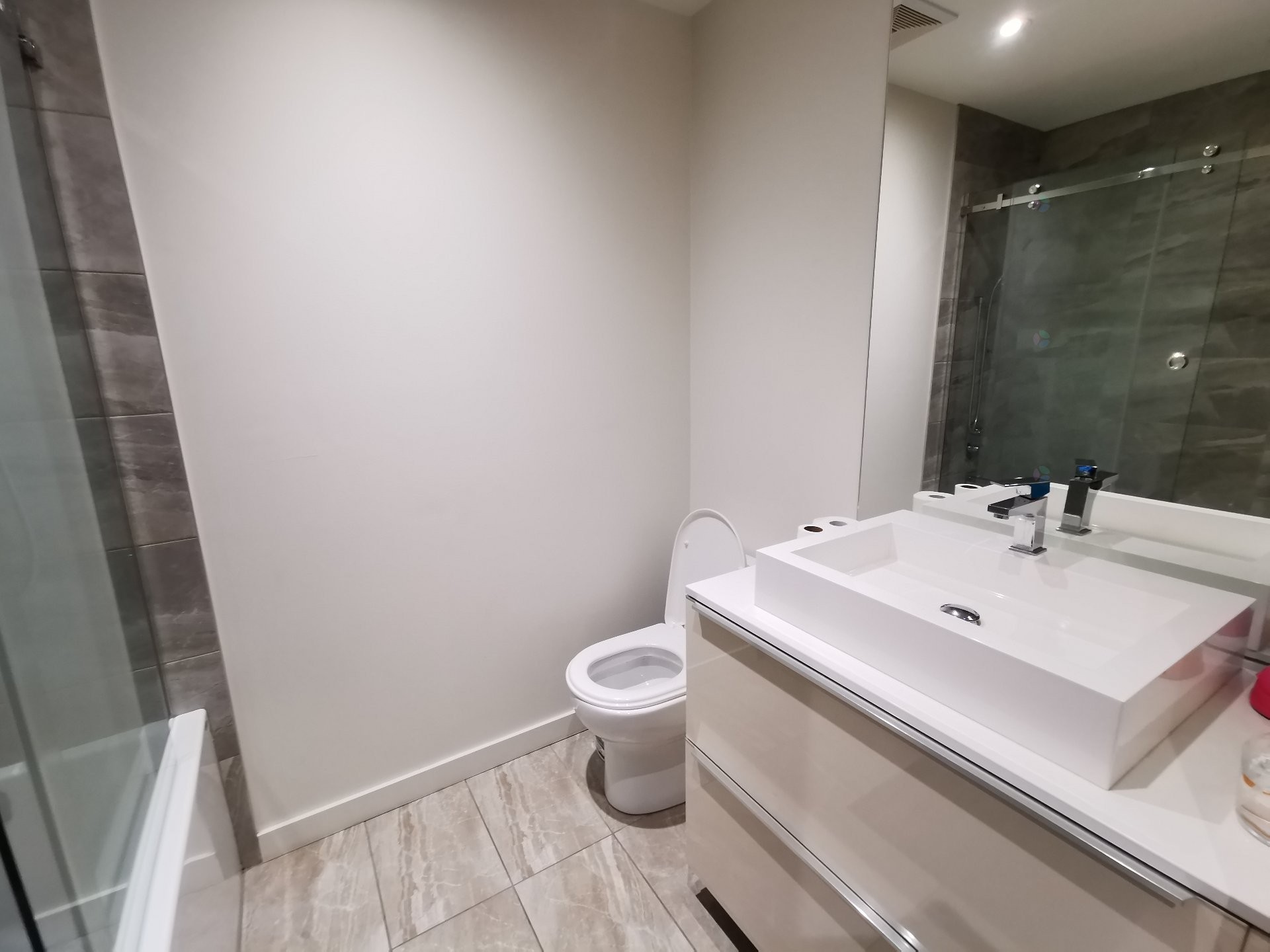 









1450


Boul. René-Lévesque O.

, 2006,
Montréal (Ville-Marie),




QC
H3G0E1

