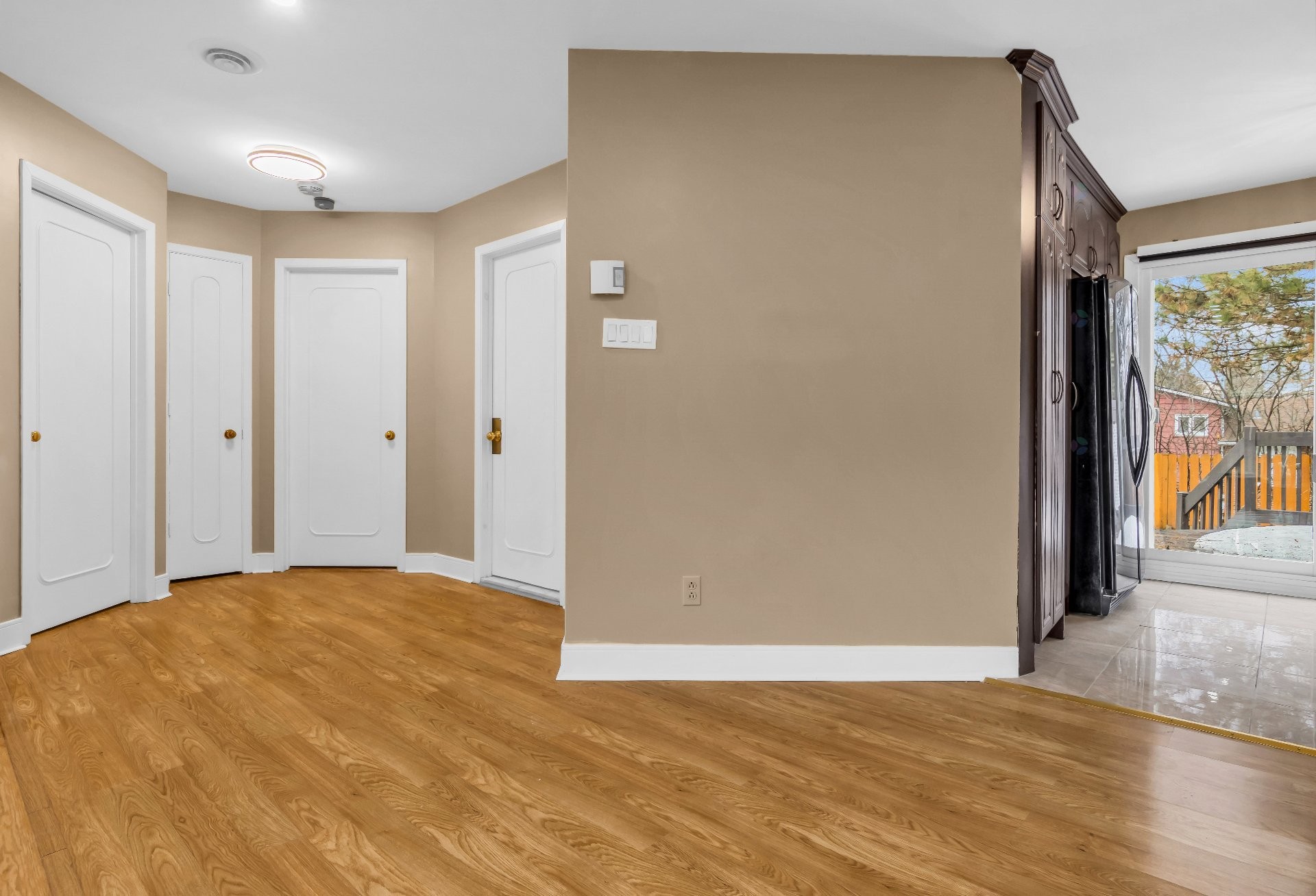 









216


Av. St-Louis

,
Pointe-Claire,




QC
H9R4X7

