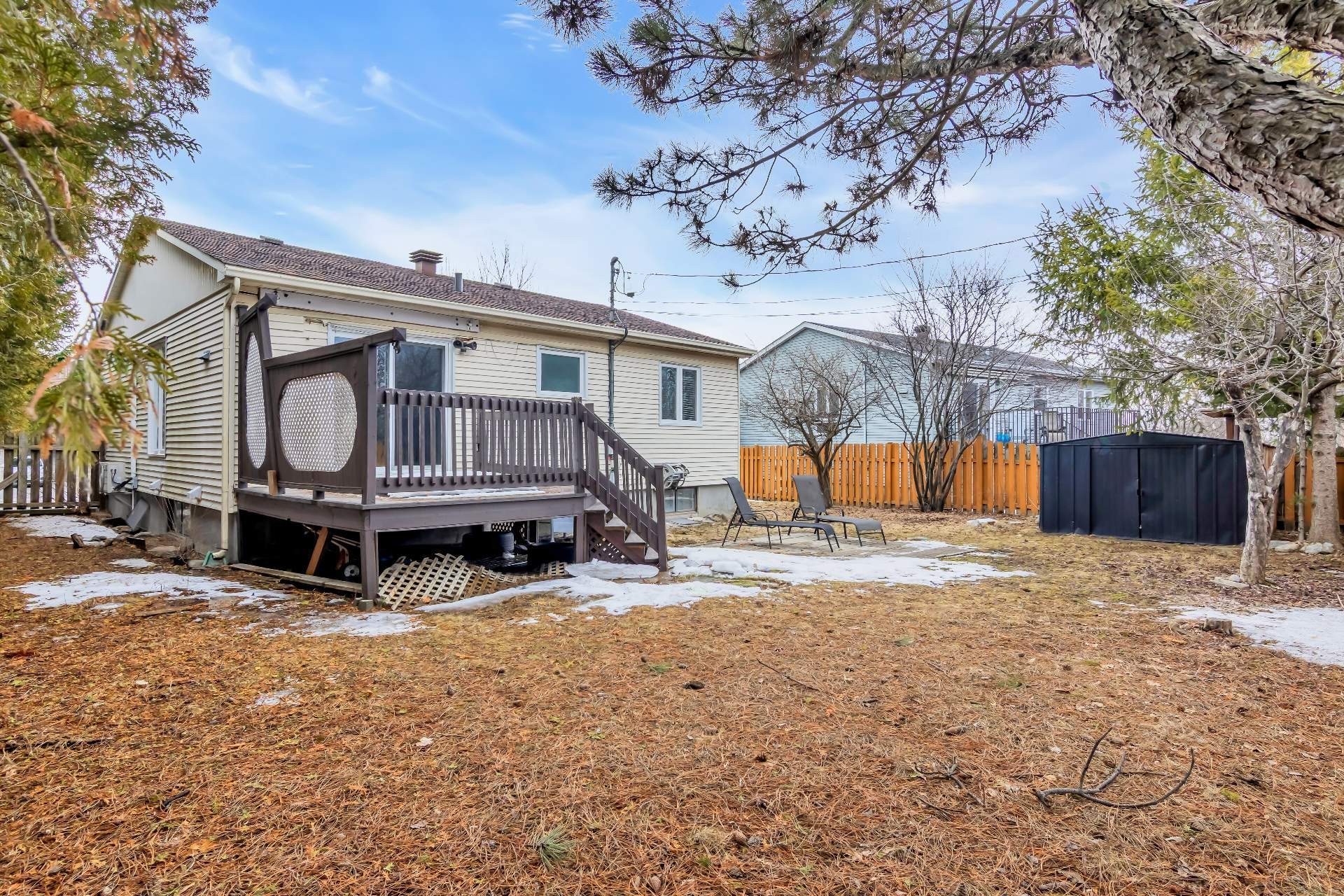 









216


Av. St-Louis

,
Pointe-Claire,




QC
H9R4X7

