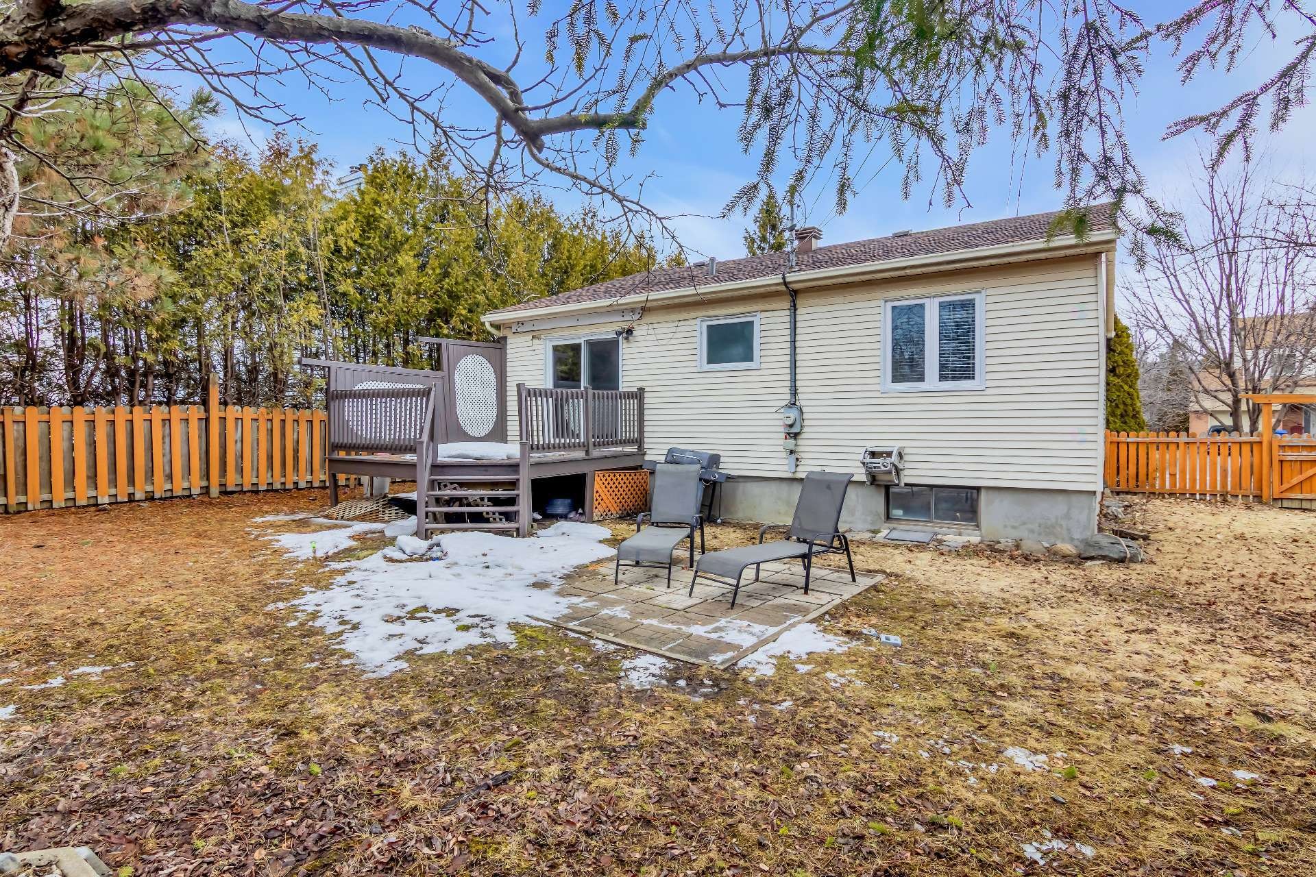 









216


Av. St-Louis

,
Pointe-Claire,




QC
H9R4X7

