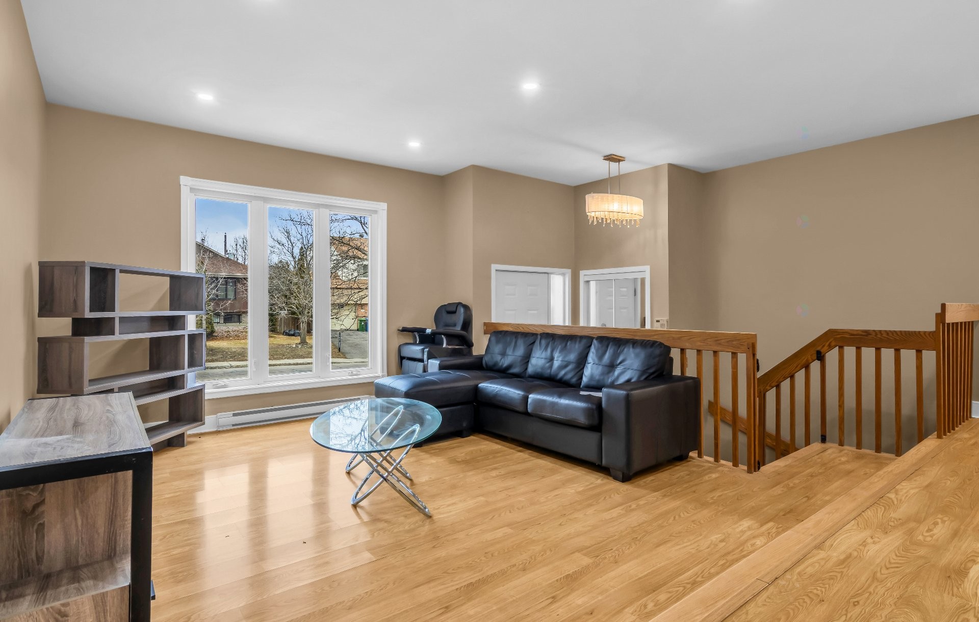 









216


Av. St-Louis

,
Pointe-Claire,




QC
H9R4X7

