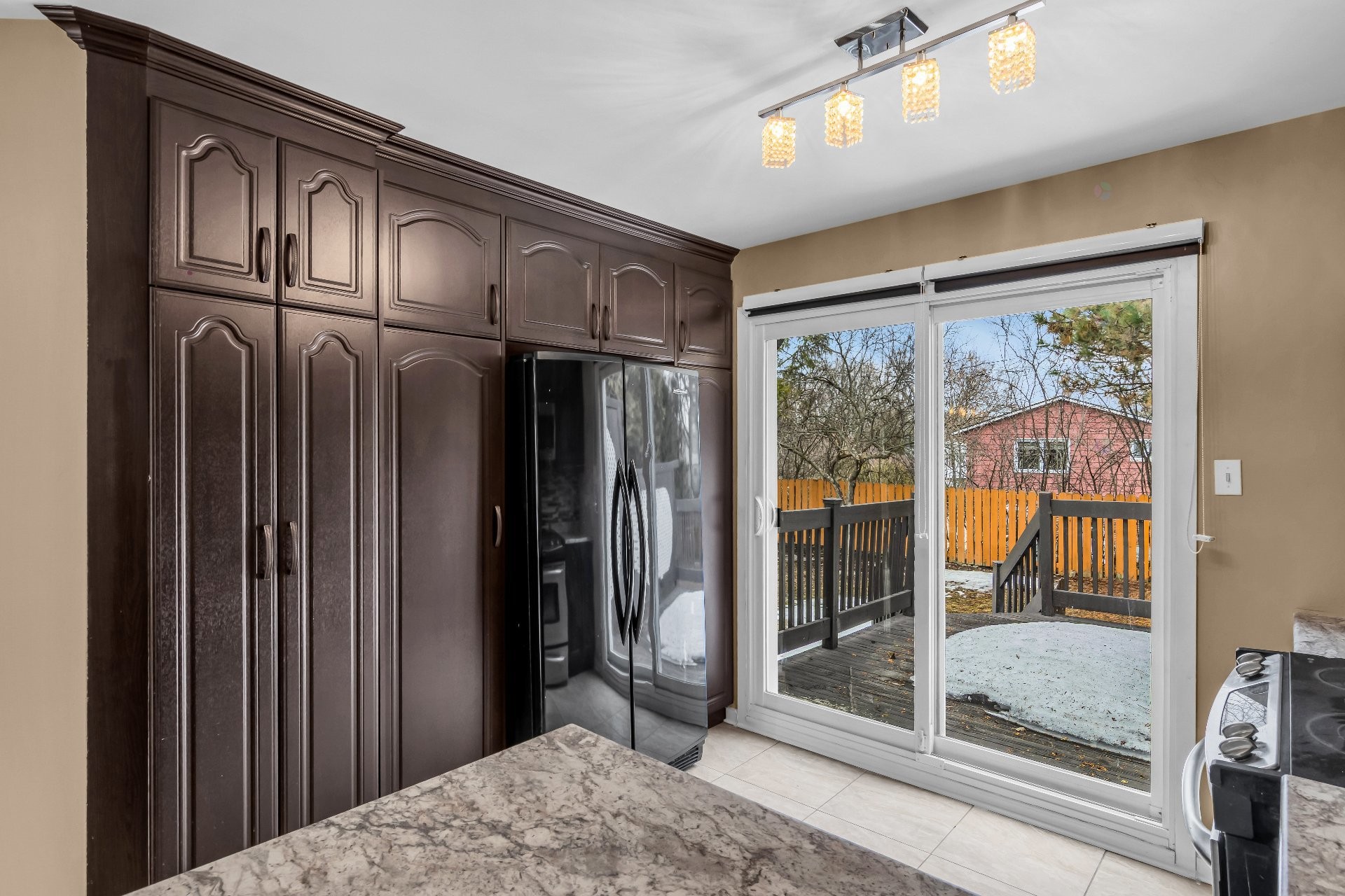 









216


Av. St-Louis

,
Pointe-Claire,




QC
H9R4X7

