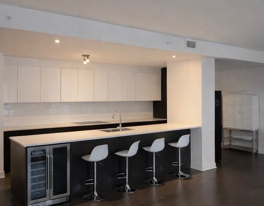 









2160


Av. Terry-Fox

, PH02,
Laval (Chomedey),




QC
H7T3B7

