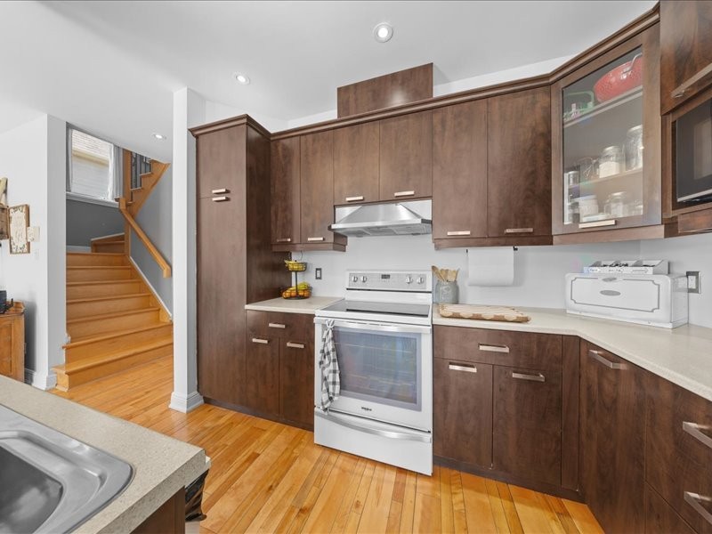 









624


Av. des Tilleuls

,
Gatineau (Aylmer),




QC
J8Z1V3

