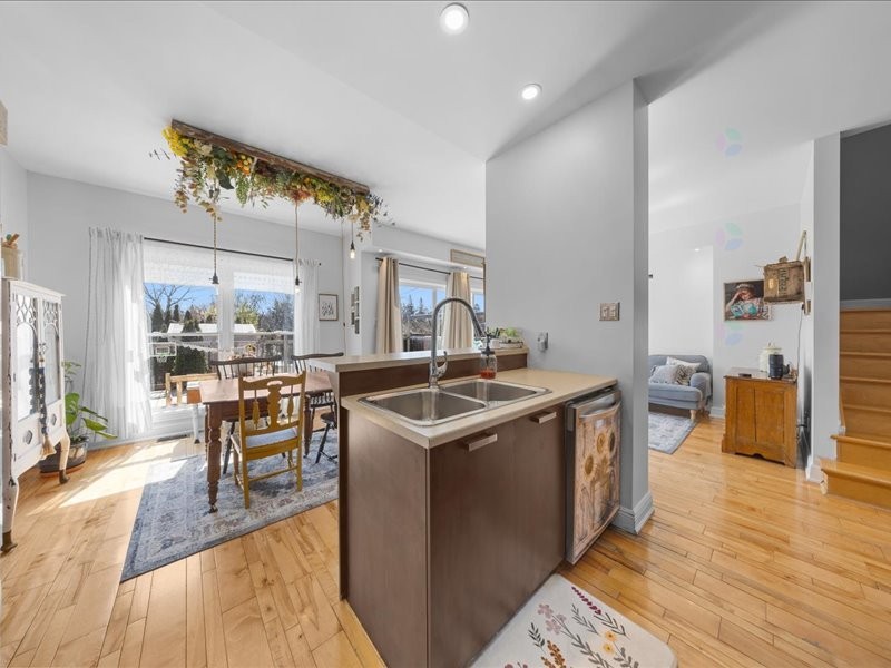 









624


Av. des Tilleuls

,
Gatineau (Aylmer),




QC
J8Z1V3

