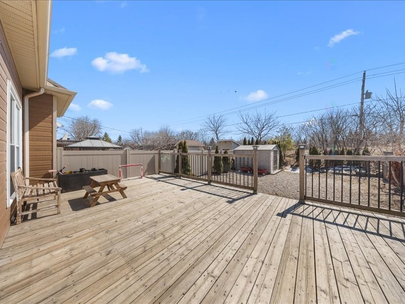 









624


Av. des Tilleuls

,
Gatineau (Aylmer),




QC
J8Z1V3

