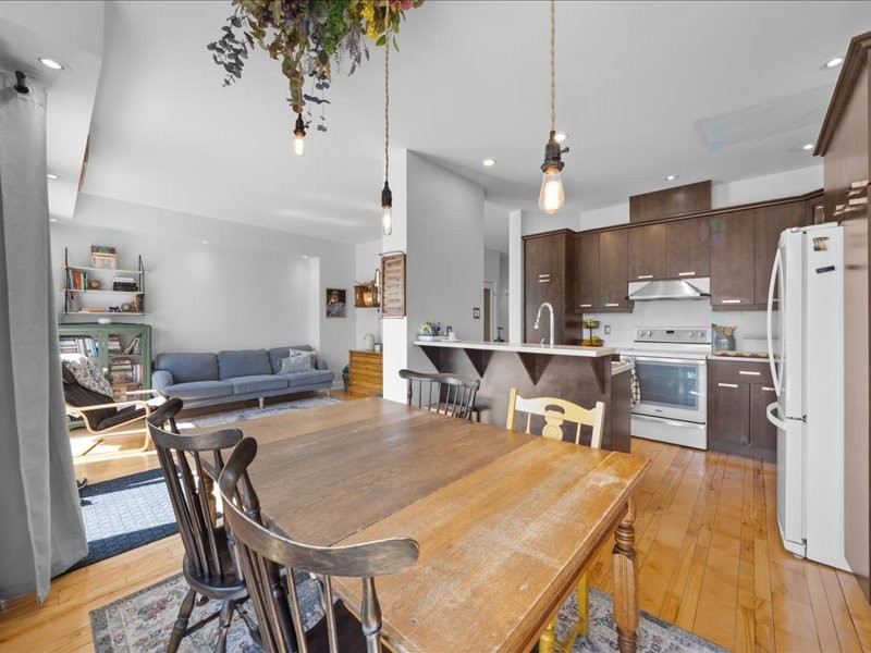 









624


Av. des Tilleuls

,
Gatineau (Aylmer),




QC
J8Z1V3

