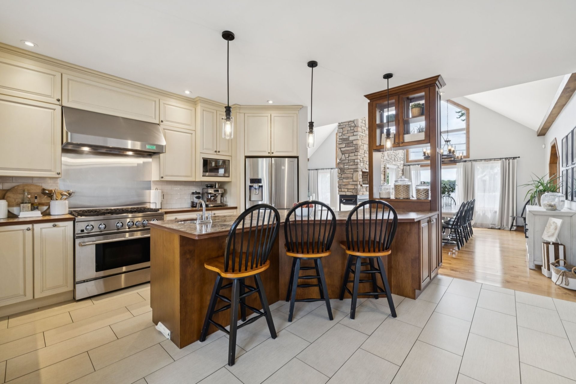 









371


Ch. du Fer-à-Cheval

,
Gatineau (Masson-Angers),




QC
J8M1L8

