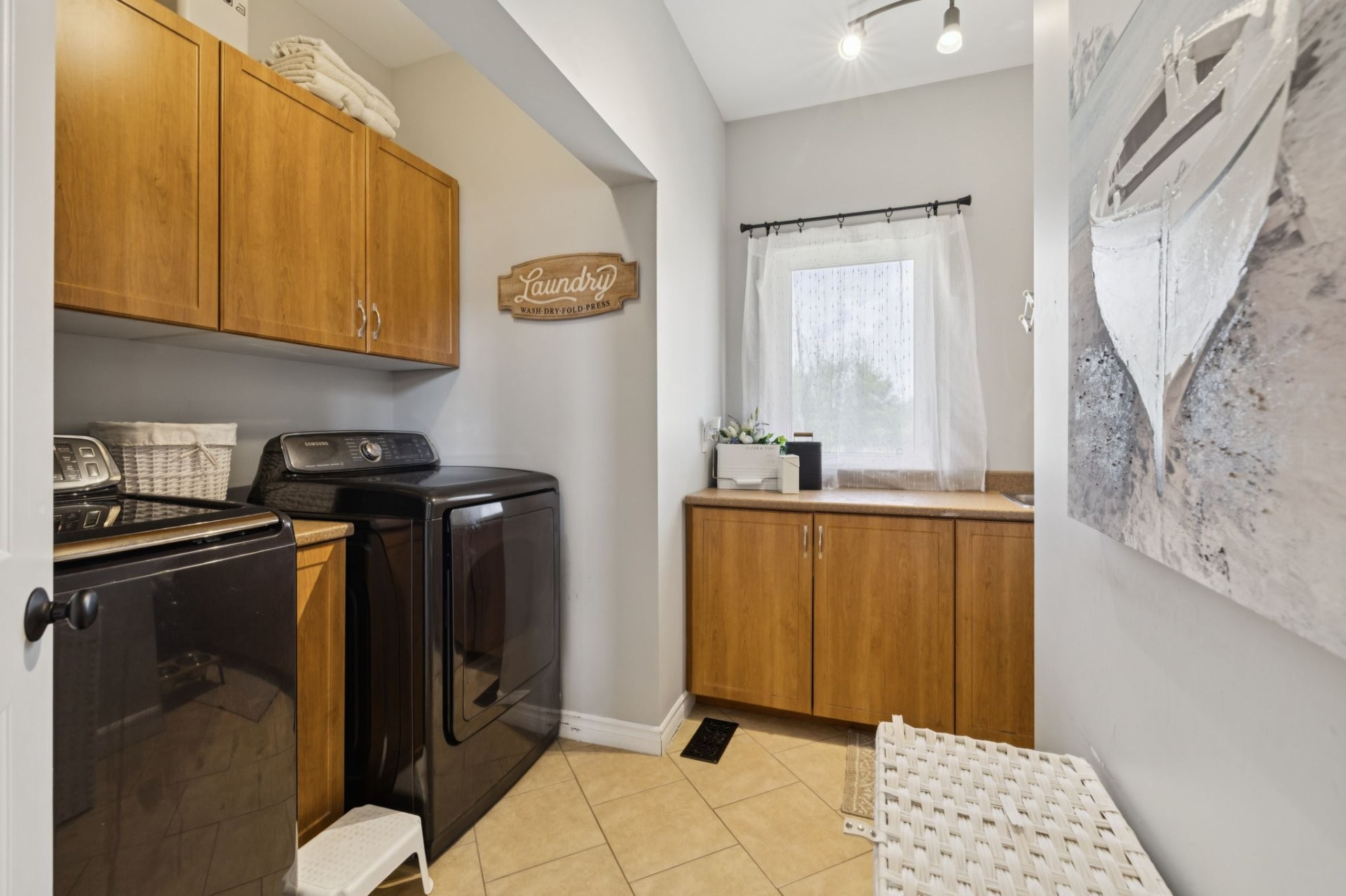 









371


Ch. du Fer-à-Cheval

,
Gatineau (Masson-Angers),




QC
J8M1L8

