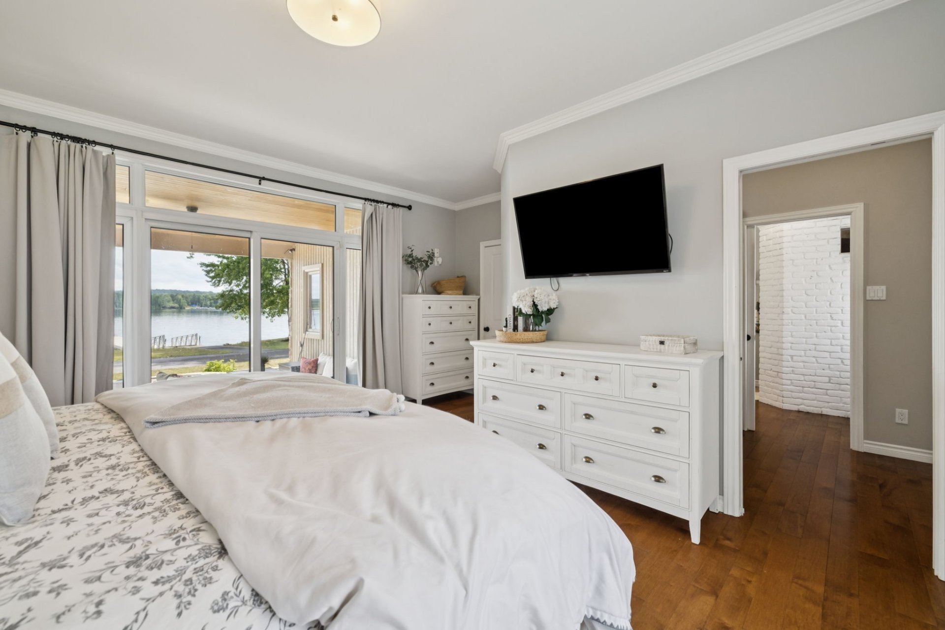 









371


Ch. du Fer-à-Cheval

,
Gatineau (Masson-Angers),




QC
J8M1L8

