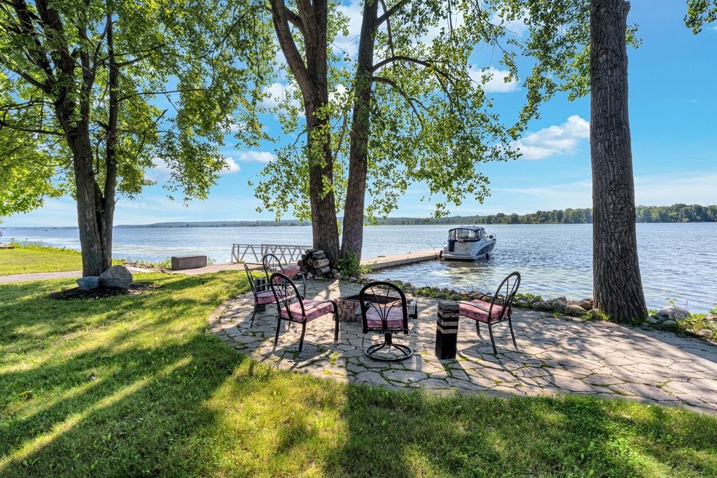









371


Ch. du Fer-à-Cheval

,
Gatineau (Masson-Angers),




QC
J8M1L8

