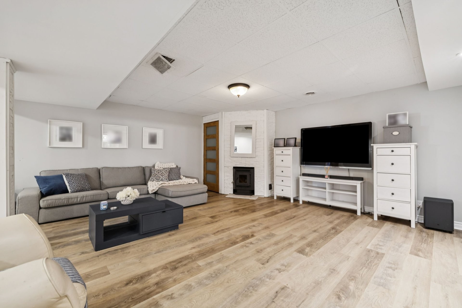 









371


Ch. du Fer-à-Cheval

,
Gatineau (Masson-Angers),




QC
J8M1L8

