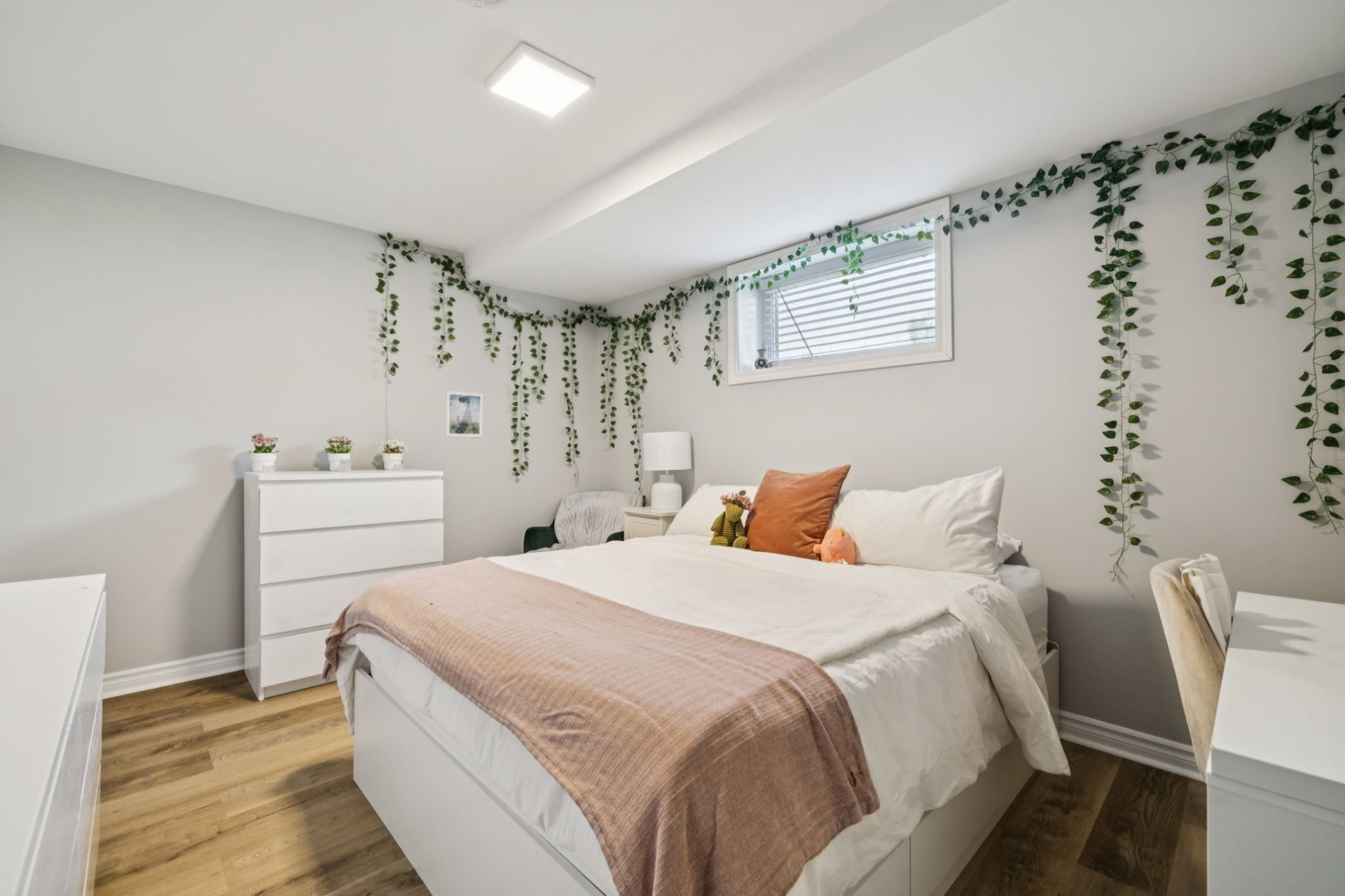 









371


Ch. du Fer-à-Cheval

,
Gatineau (Masson-Angers),




QC
J8M1L8

