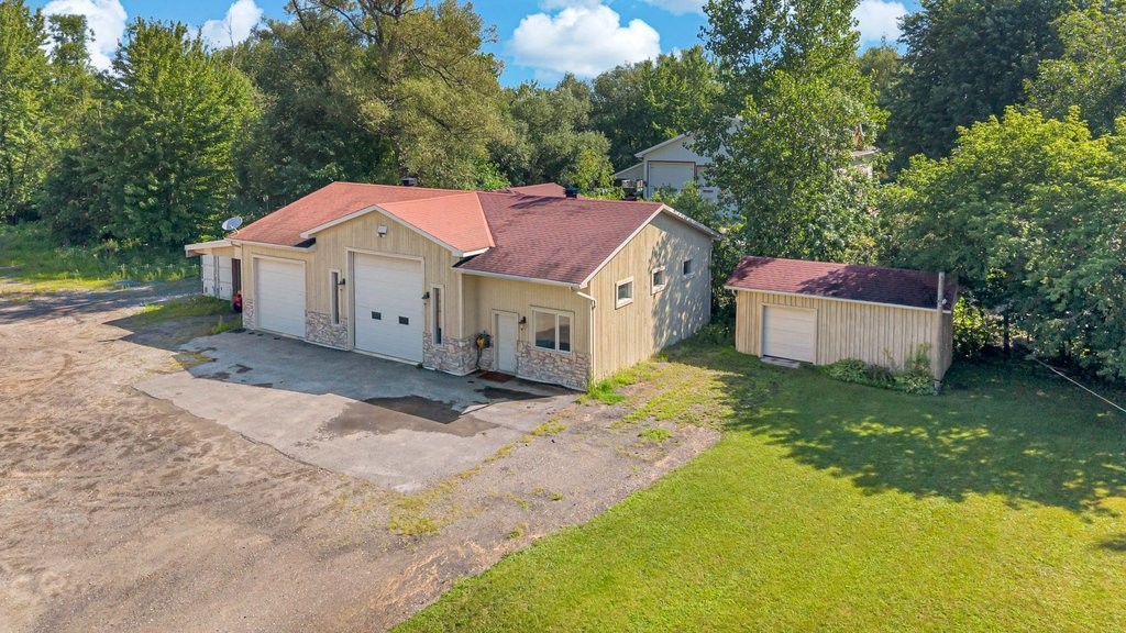 









371


Ch. du Fer-à-Cheval

,
Gatineau (Masson-Angers),




QC
J8M1L8

