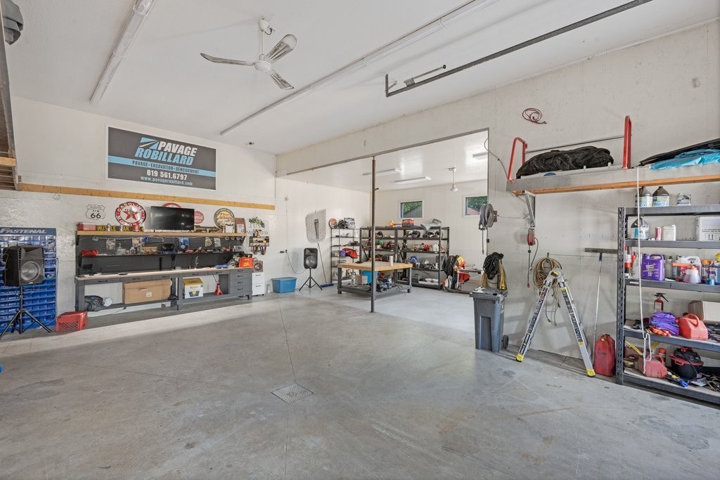 









371


Ch. du Fer-à-Cheval

,
Gatineau (Masson-Angers),




QC
J8M1L8

