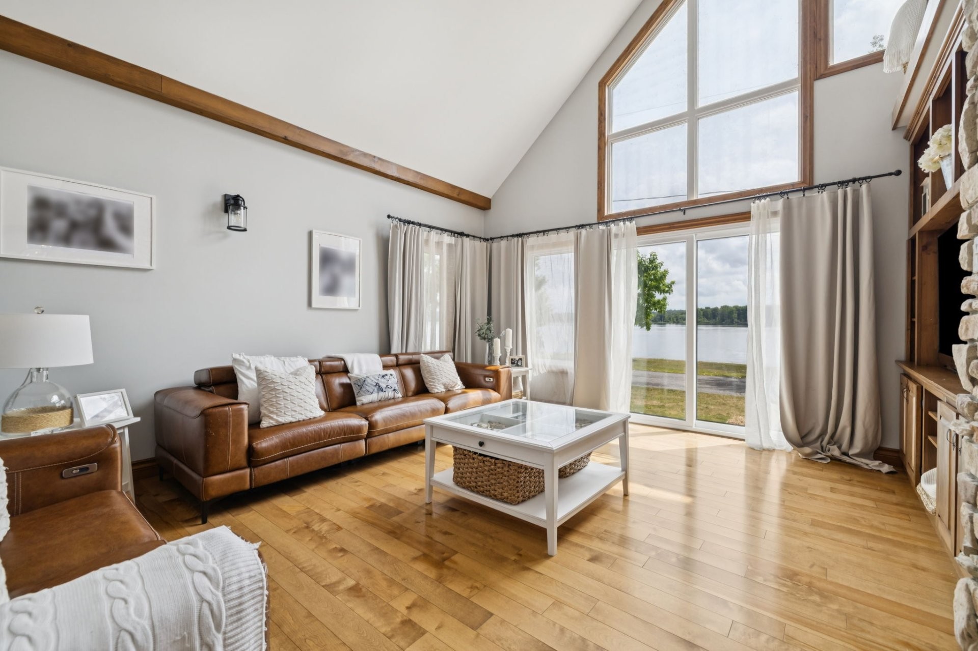 









371


Ch. du Fer-à-Cheval

,
Gatineau (Masson-Angers),




QC
J8M1L8

