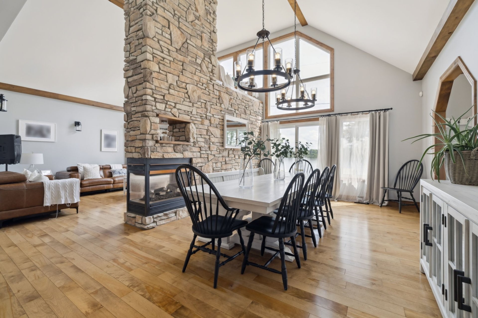 









371


Ch. du Fer-à-Cheval

,
Gatineau (Masson-Angers),




QC
J8M1L8

