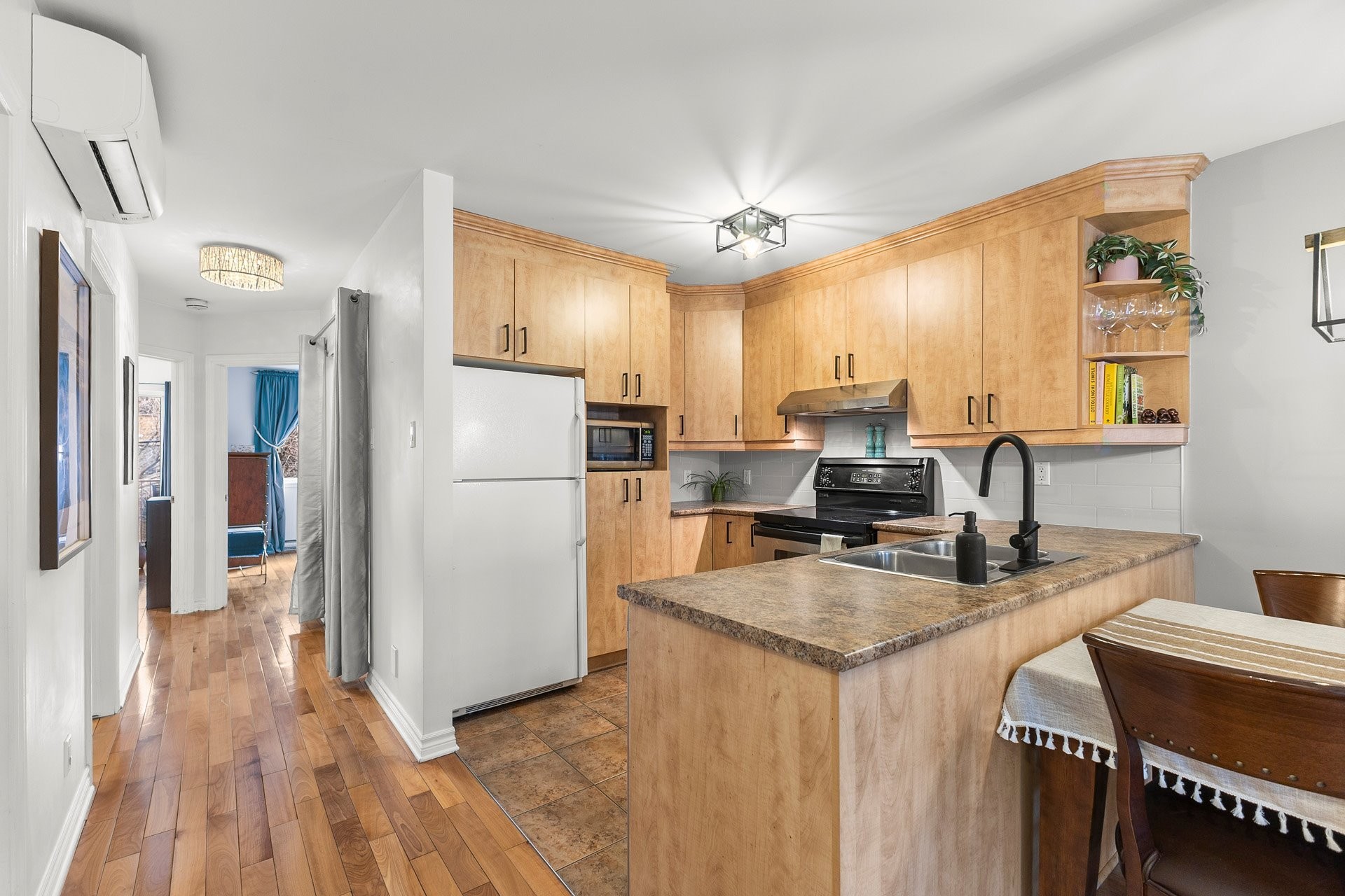 









3964


Rue Bannantyne

, 201,
Montréal (Verdun/Île-des-Soeurs),




QC
H4G1C1

