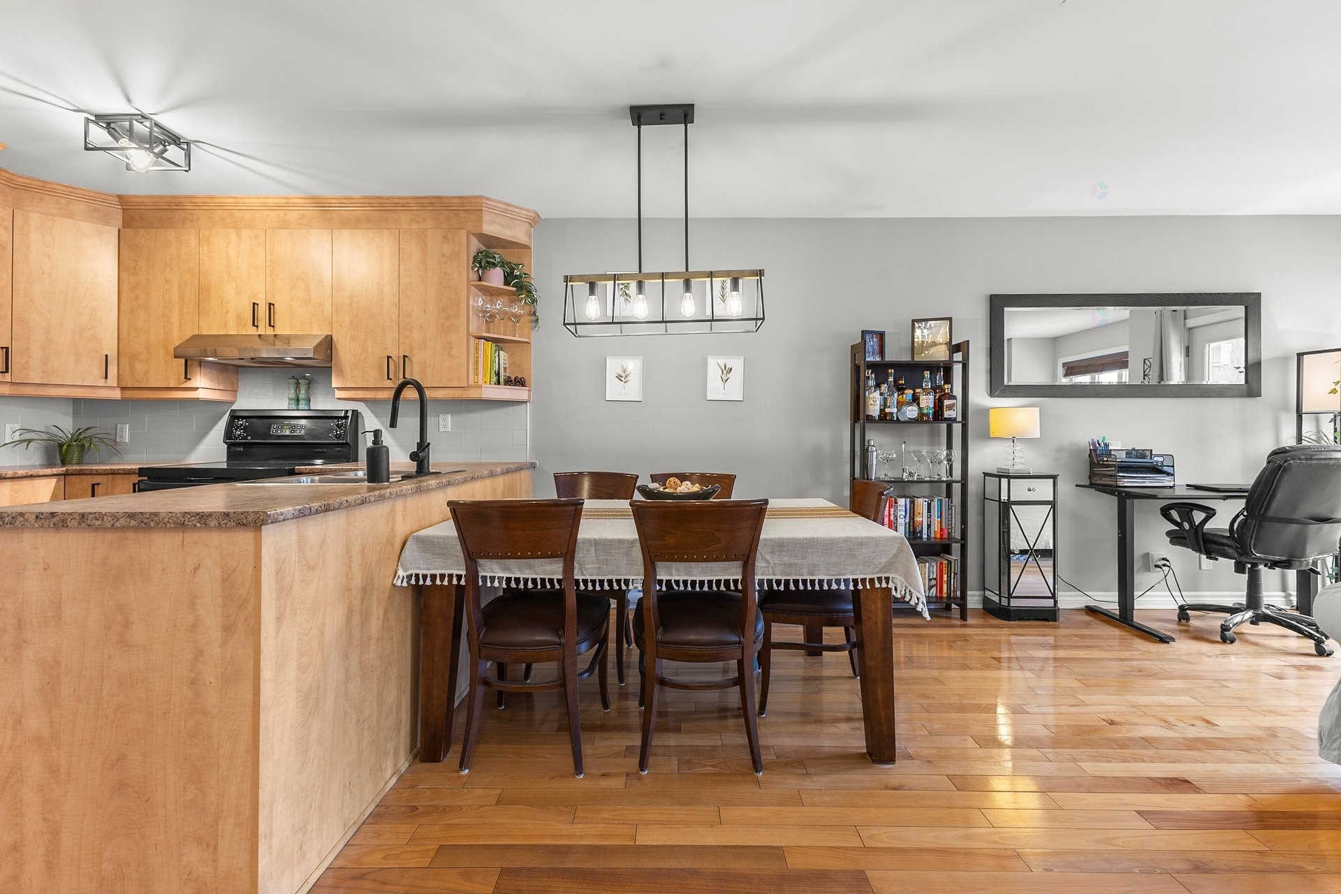 









3964


Rue Bannantyne

, 201,
Montréal (Verdun/Île-des-Soeurs),




QC
H4G1C1

