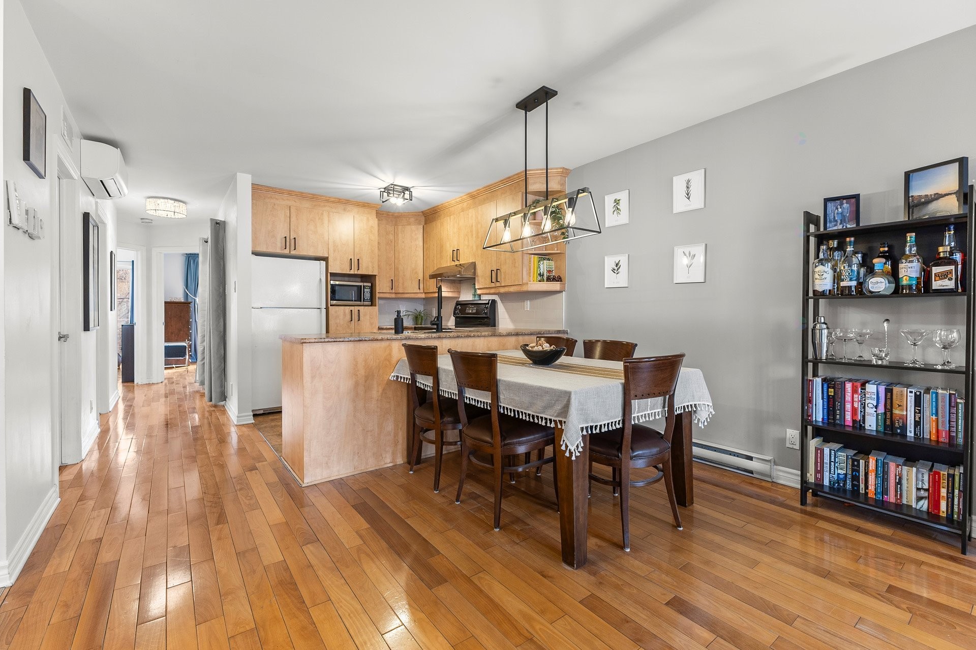 









3964


Rue Bannantyne

, 201,
Montréal (Verdun/Île-des-Soeurs),




QC
H4G1C1

