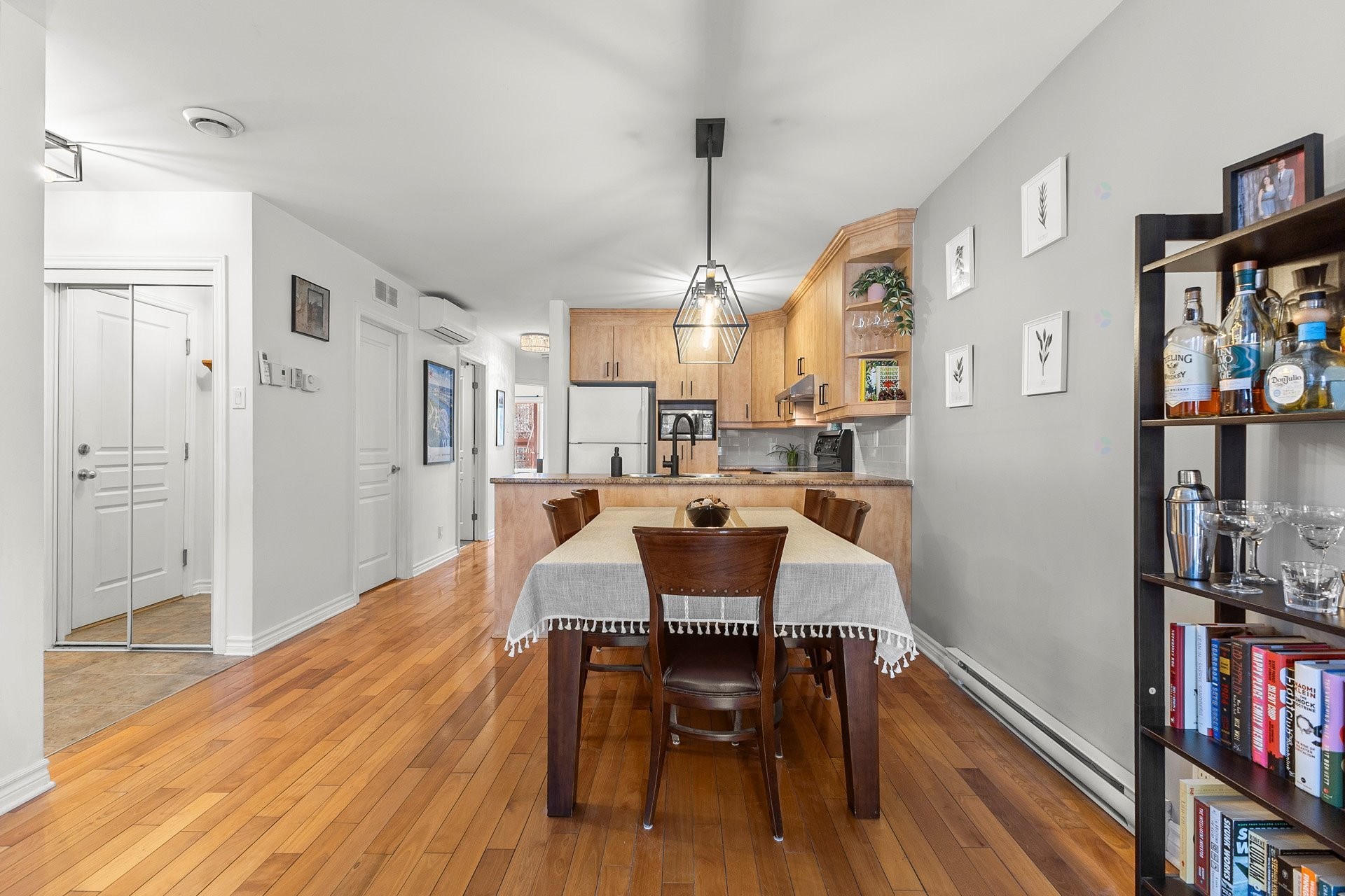 









3964


Rue Bannantyne

, 201,
Montréal (Verdun/Île-des-Soeurs),




QC
H4G1C1

