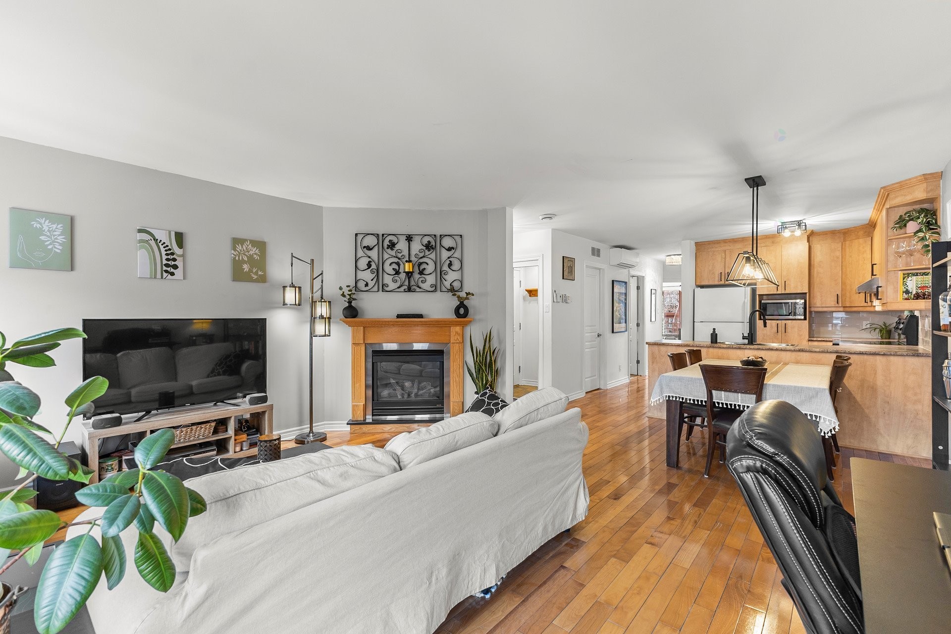









3964


Rue Bannantyne

, 201,
Montréal (Verdun/Île-des-Soeurs),




QC
H4G1C1

