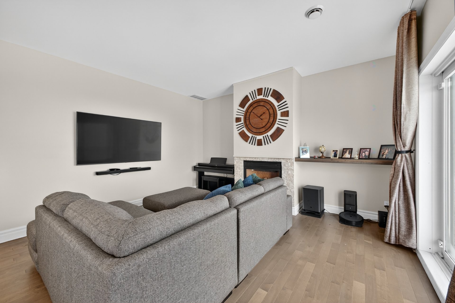 









2293


Rue Racine

, 402,
Longueuil (Saint-Hubert),




QC
J3Y0B6

