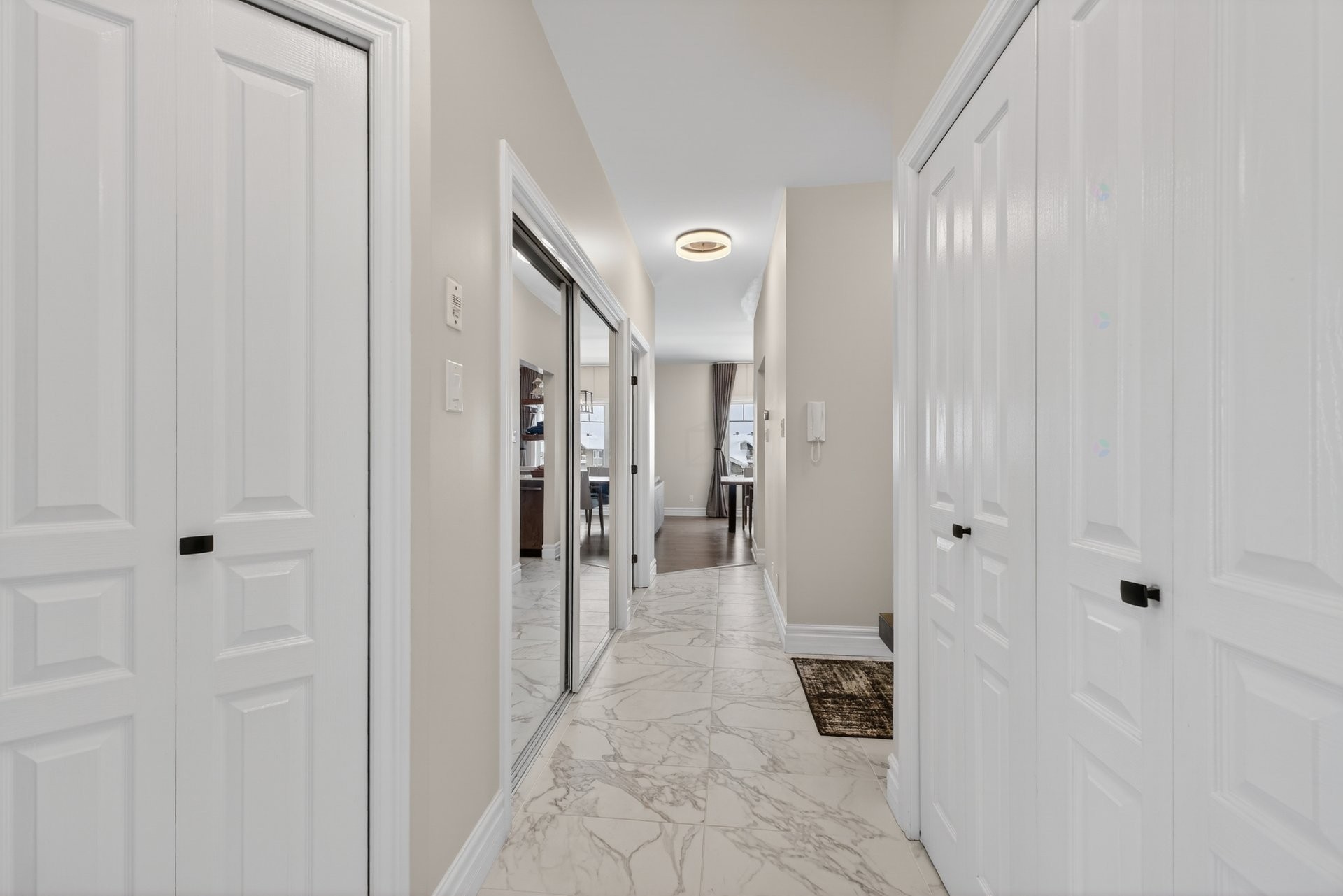 









2293


Rue Racine

, 402,
Longueuil (Saint-Hubert),




QC
J3Y0B6

