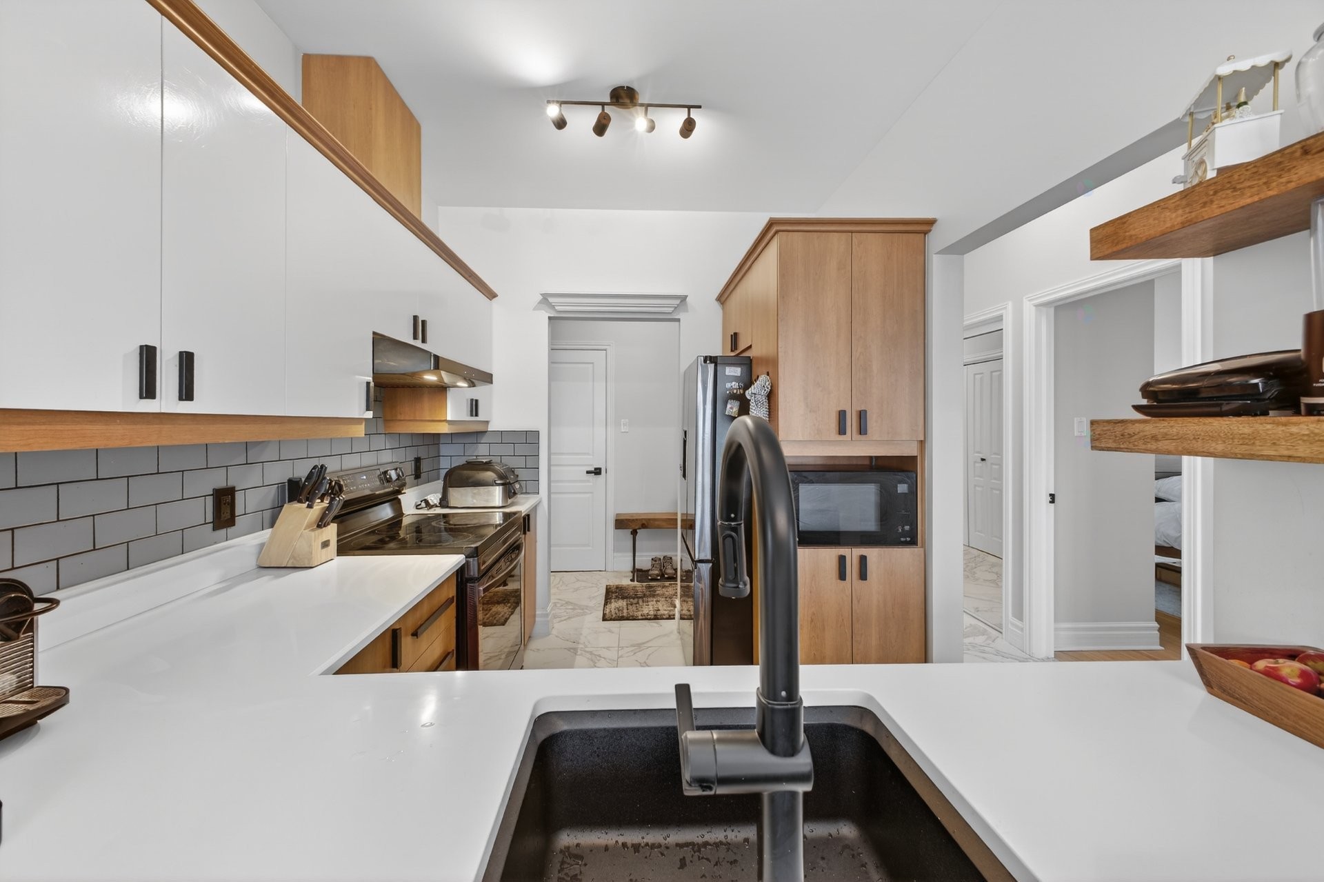 









2293


Rue Racine

, 402,
Longueuil (Saint-Hubert),




QC
J3Y0B6

