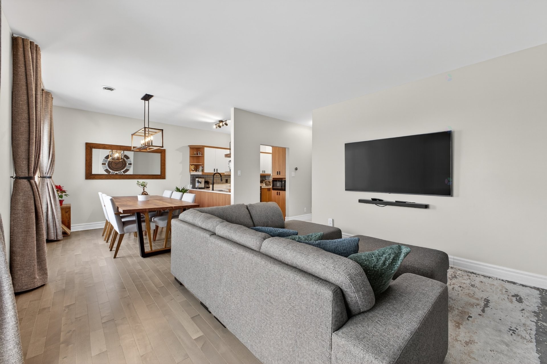 









2293


Rue Racine

, 402,
Longueuil (Saint-Hubert),




QC
J3Y0B6

