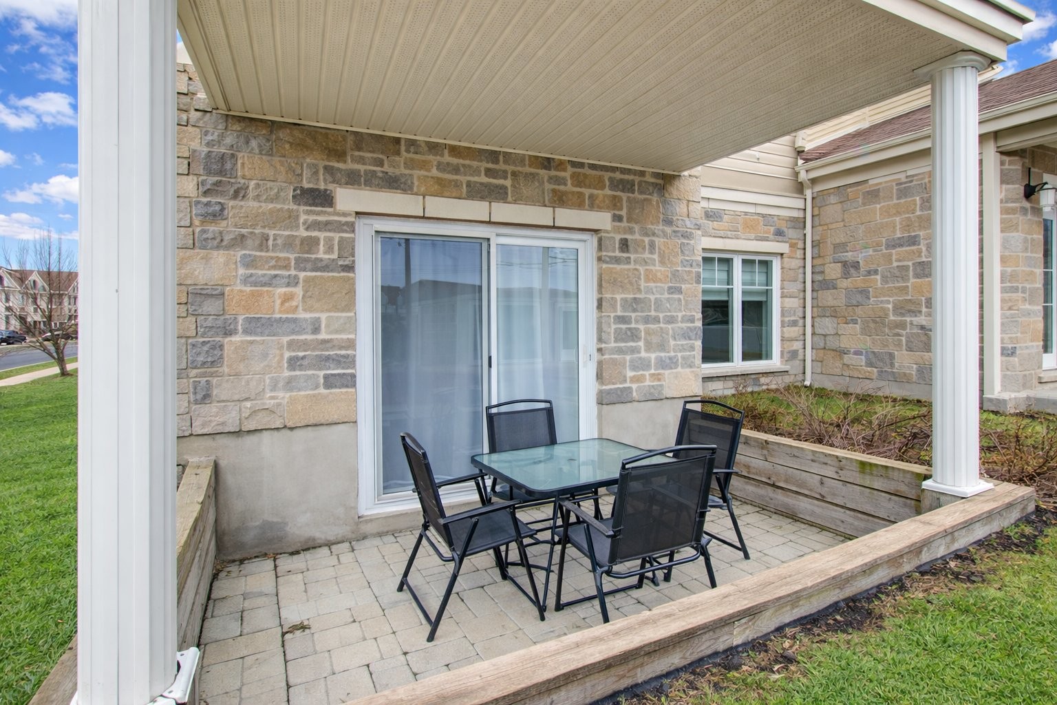 









115


Rue Joseph-Bresse

, 1,
Chambly,




QC
J3L0W9

