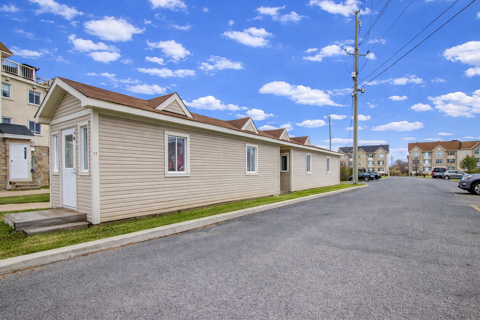 









115


Rue Joseph-Bresse

, 1,
Chambly,




QC
J3L0W9

