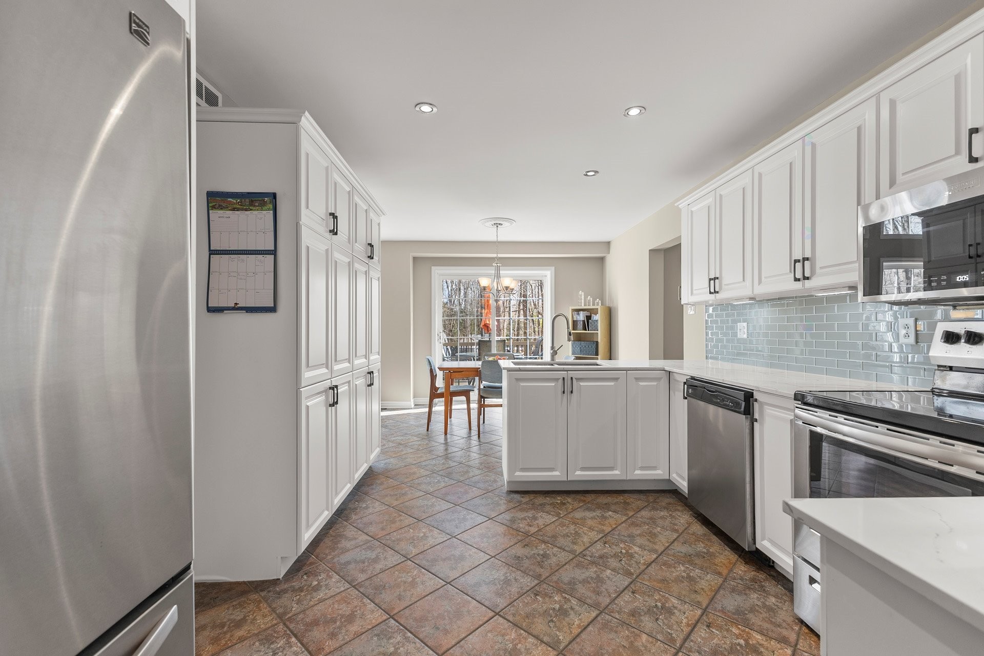 









2200


Rue de la Volière

,
Saint-Lazare,




QC
J7T2G6

