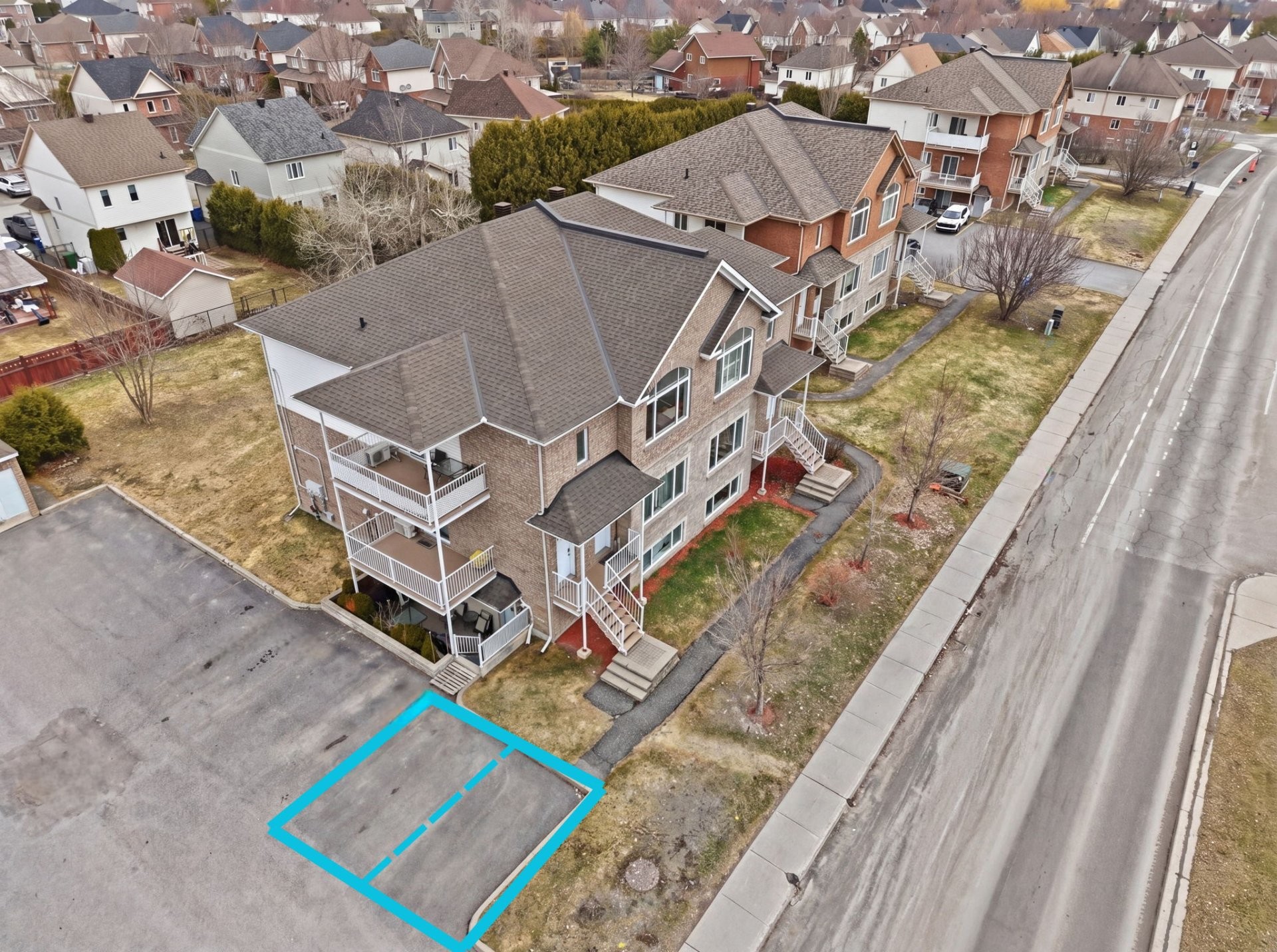 









320


Boul. du Plateau

, 3,
Gatineau (Hull),




QC
J9J0C8


