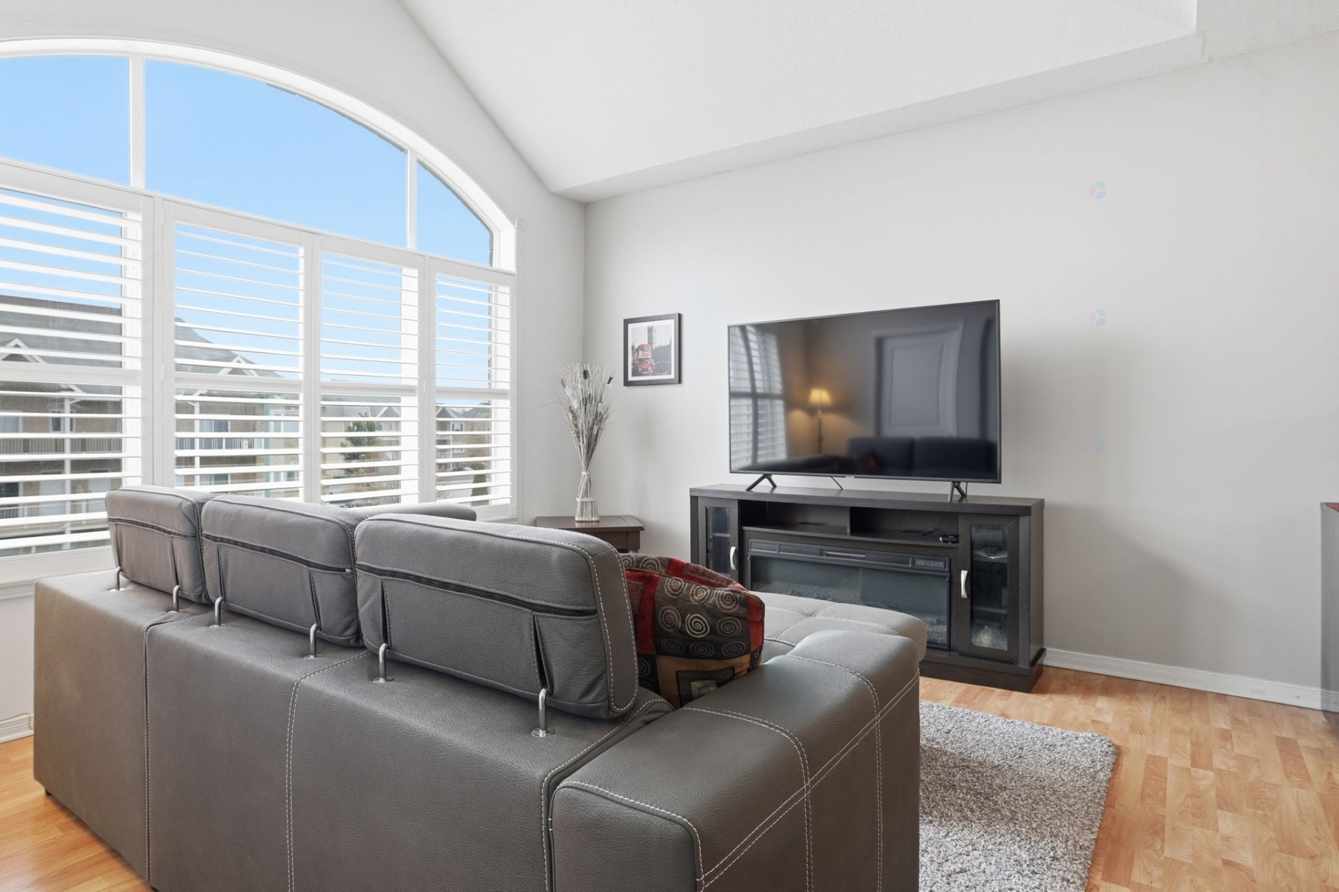 









320


Boul. du Plateau

, 3,
Gatineau (Hull),




QC
J9J0C8


