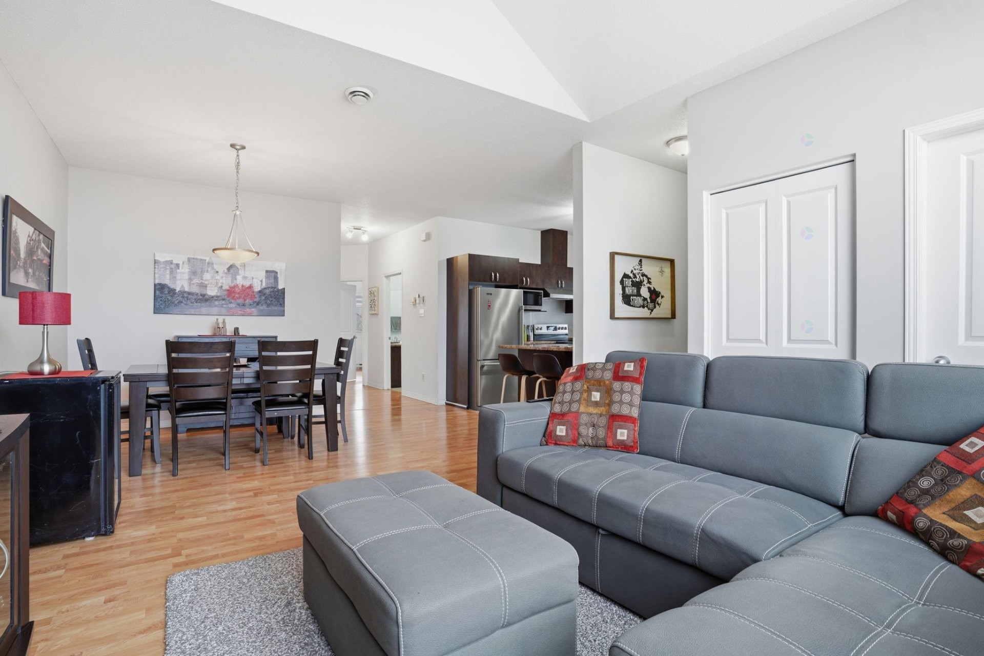 









320


Boul. du Plateau

, 3,
Gatineau (Hull),




QC
J9J0C8

