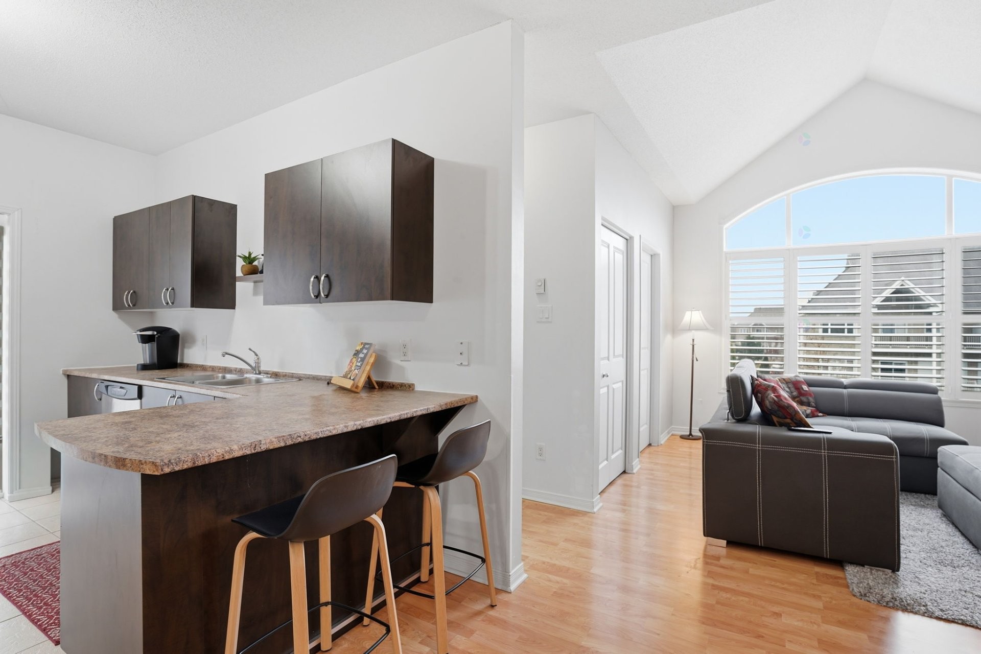 









320


Boul. du Plateau

, 3,
Gatineau (Hull),




QC
J9J0C8


