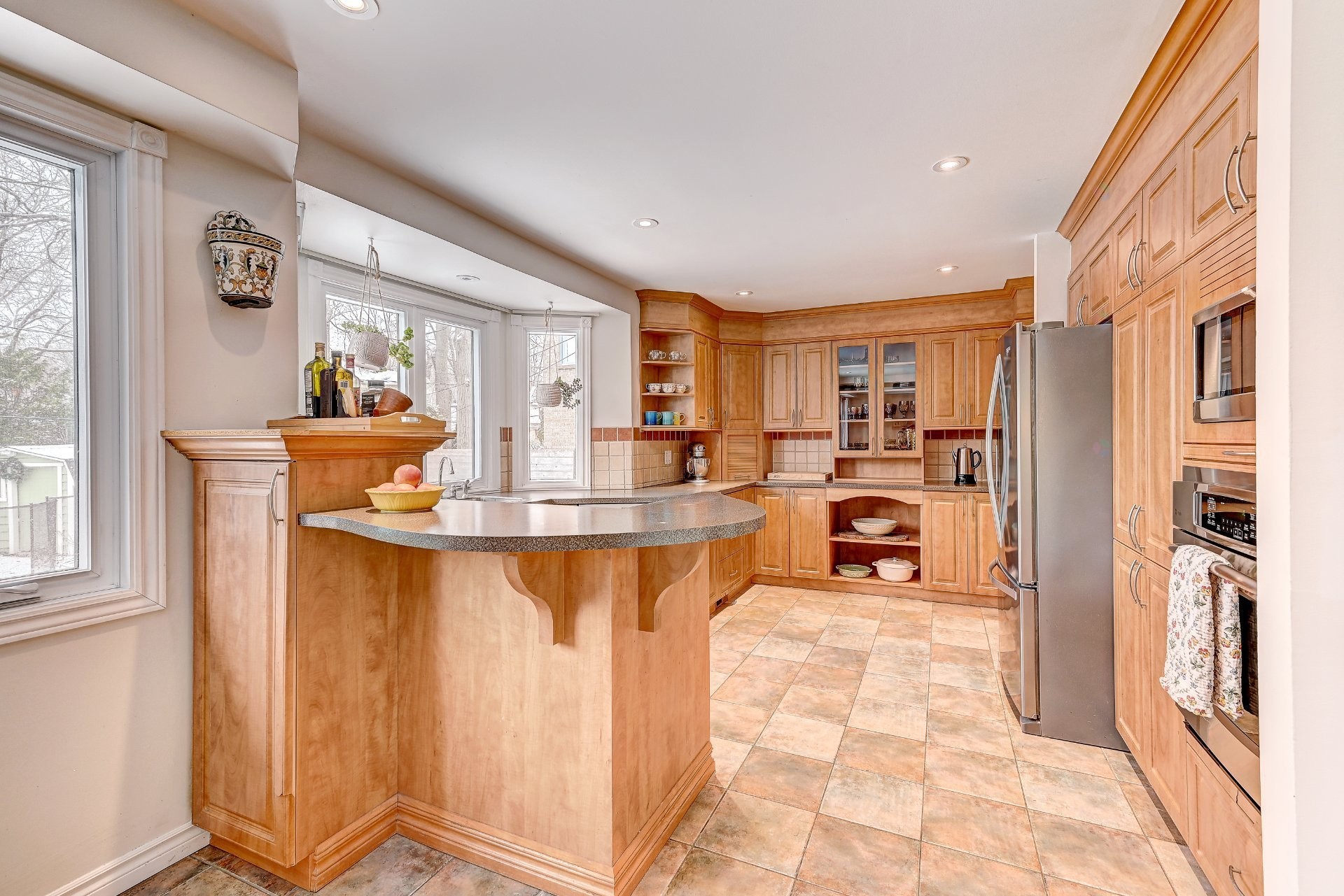 









8255


Rue Racine

,
Brossard,




QC
J4X1T9

