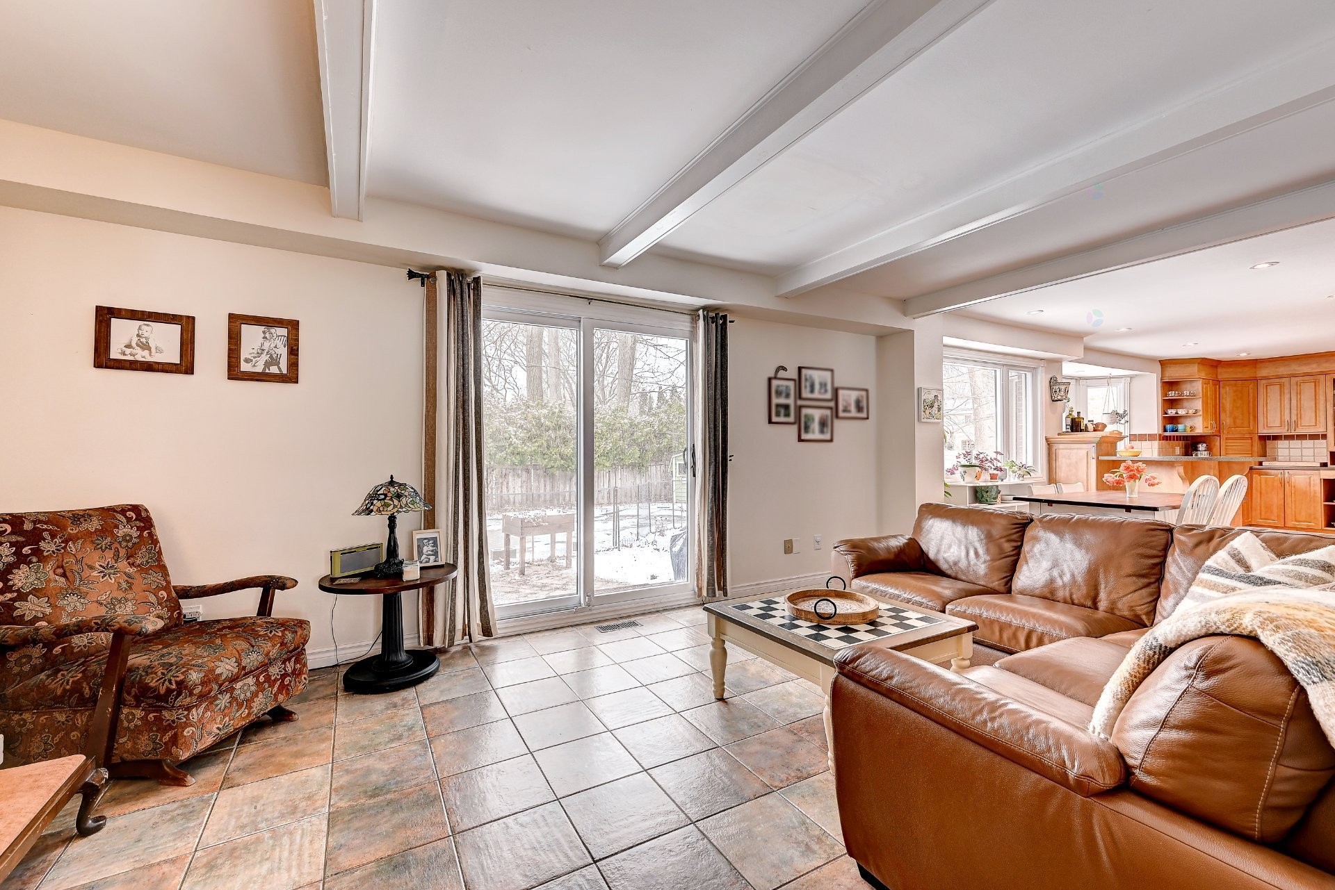 









8255


Rue Racine

,
Brossard,




QC
J4X1T9

