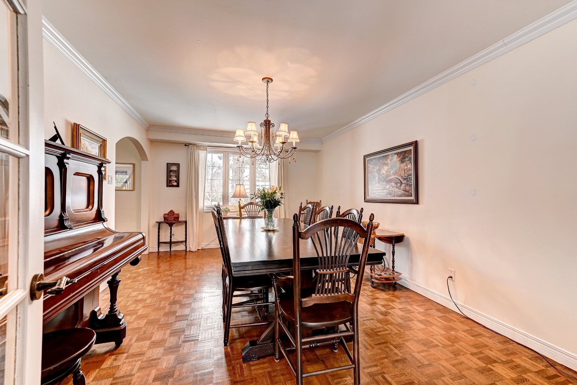 









8255


Rue Racine

,
Brossard,




QC
J4X1T9

