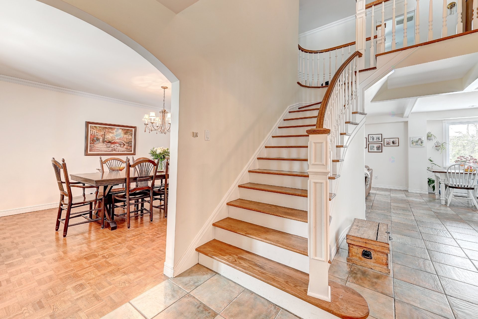 









8255


Rue Racine

,
Brossard,




QC
J4X1T9

