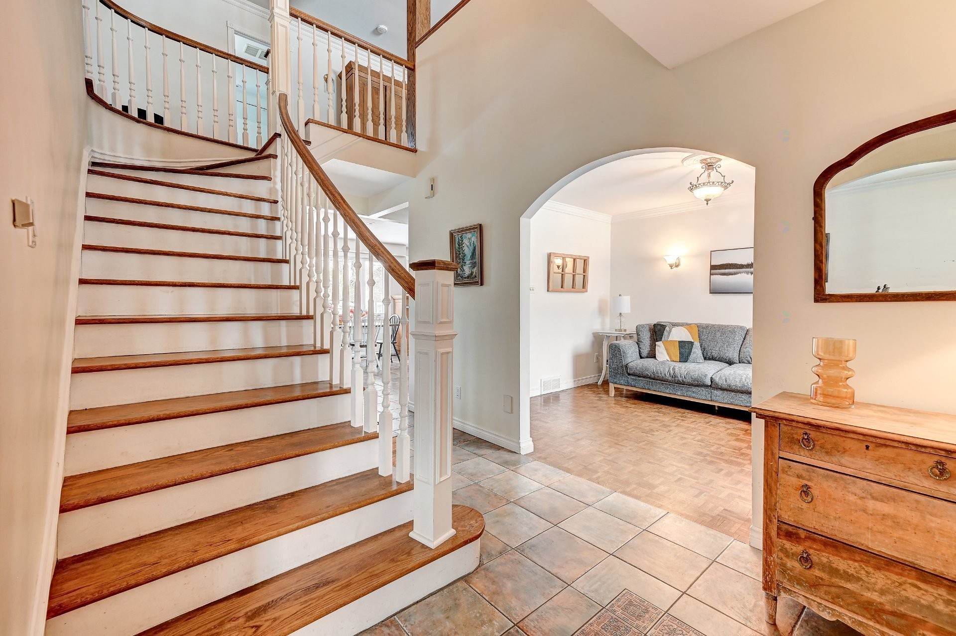 









8255


Rue Racine

,
Brossard,




QC
J4X1T9

