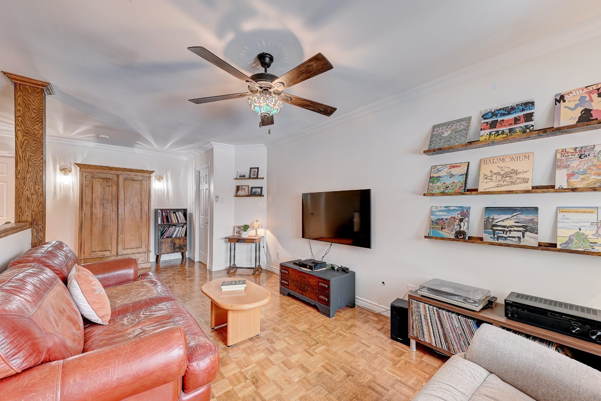 









8255


Rue Racine

,
Brossard,




QC
J4X1T9

