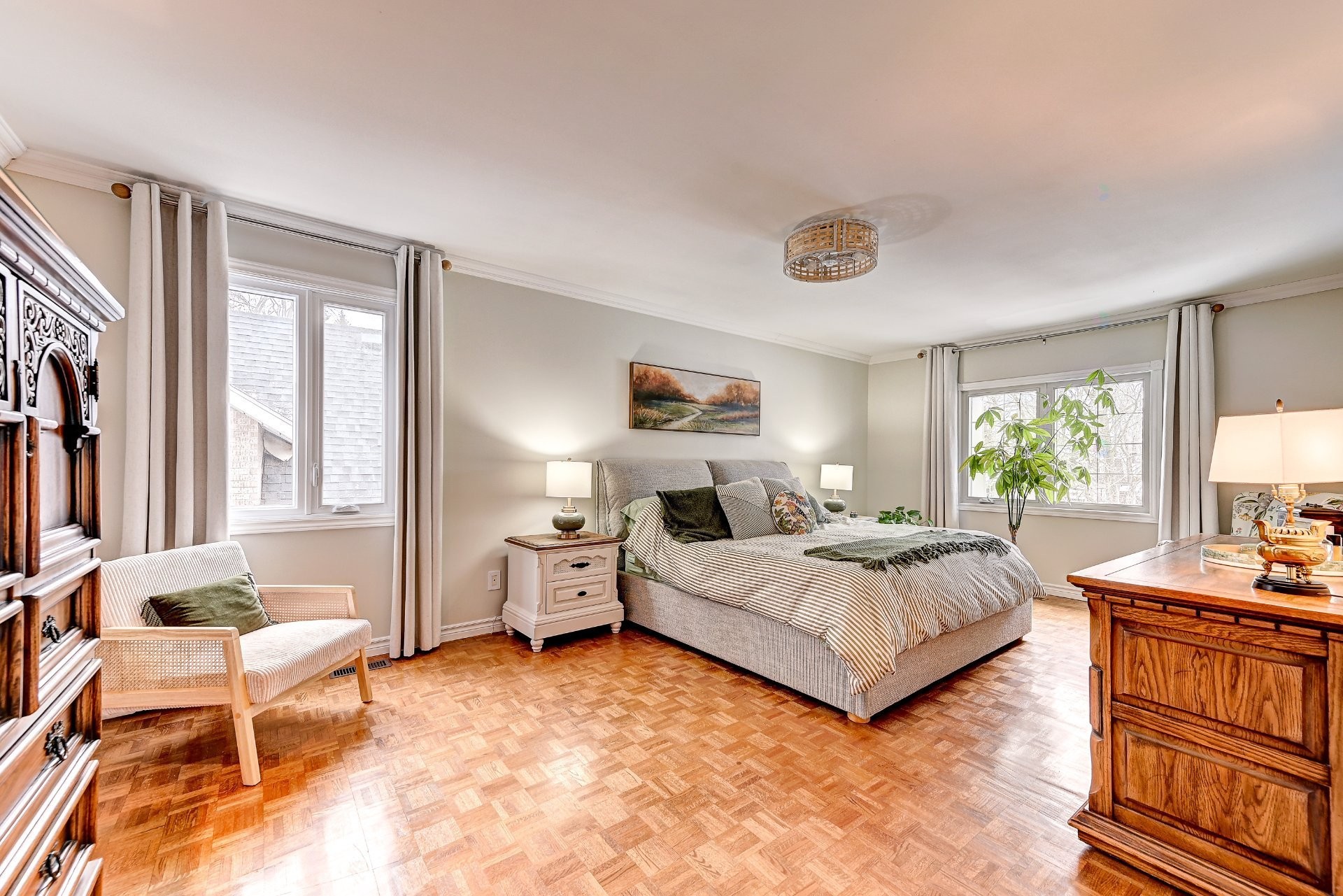 









8255


Rue Racine

,
Brossard,




QC
J4X1T9

