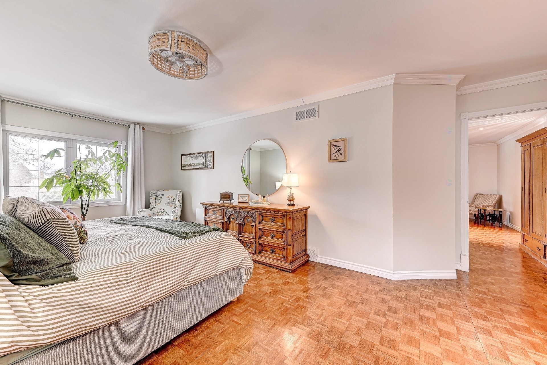 









8255


Rue Racine

,
Brossard,




QC
J4X1T9

