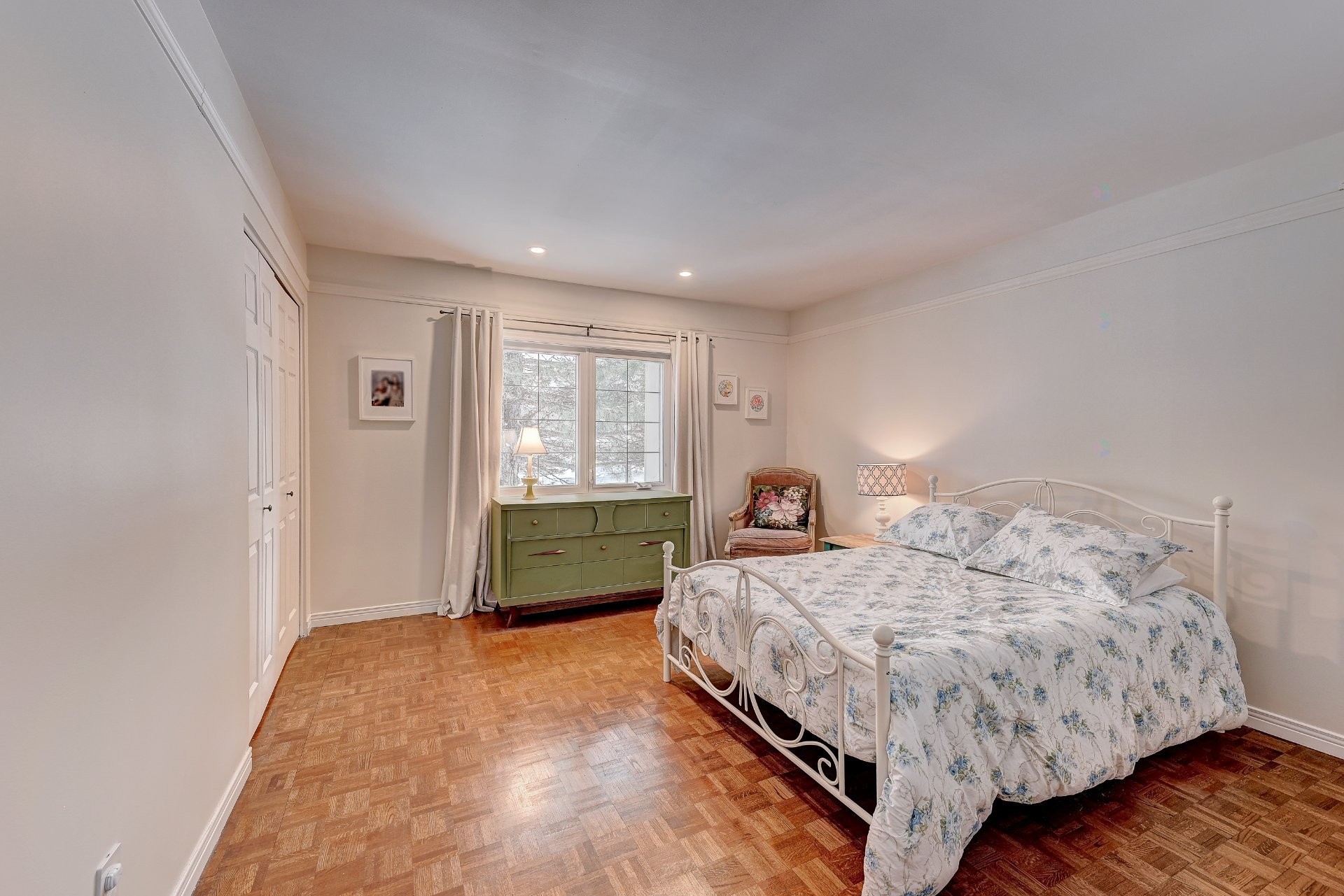 









8255


Rue Racine

,
Brossard,




QC
J4X1T9

