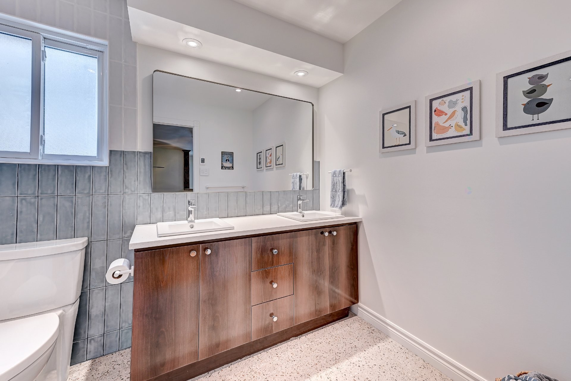 









8255


Rue Racine

,
Brossard,




QC
J4X1T9

