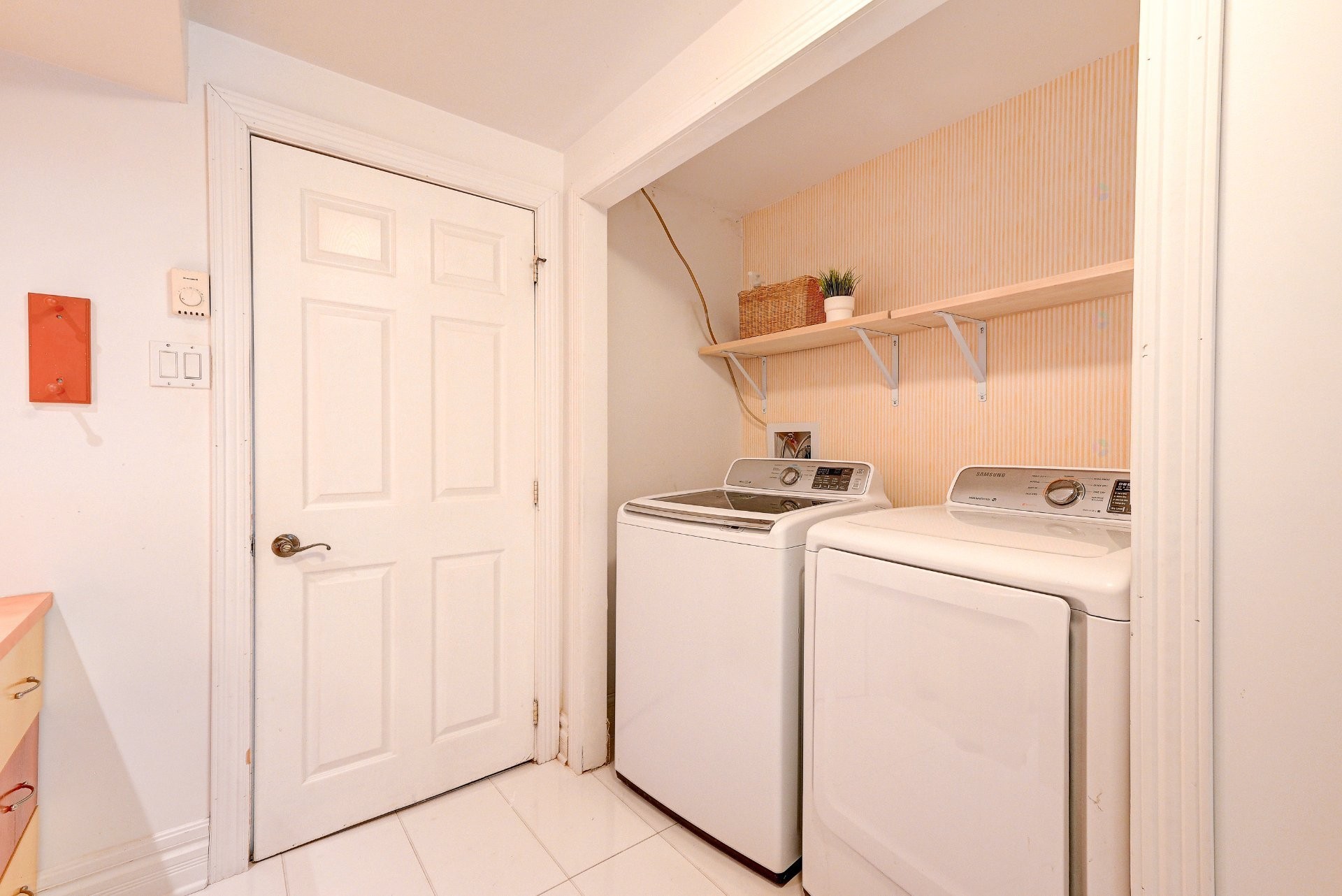 









8255


Rue Racine

,
Brossard,




QC
J4X1T9

